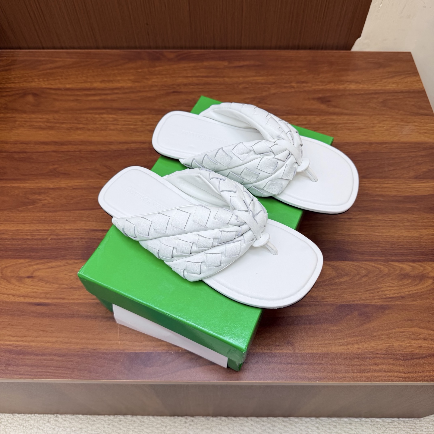 Bottega Veneta Slides