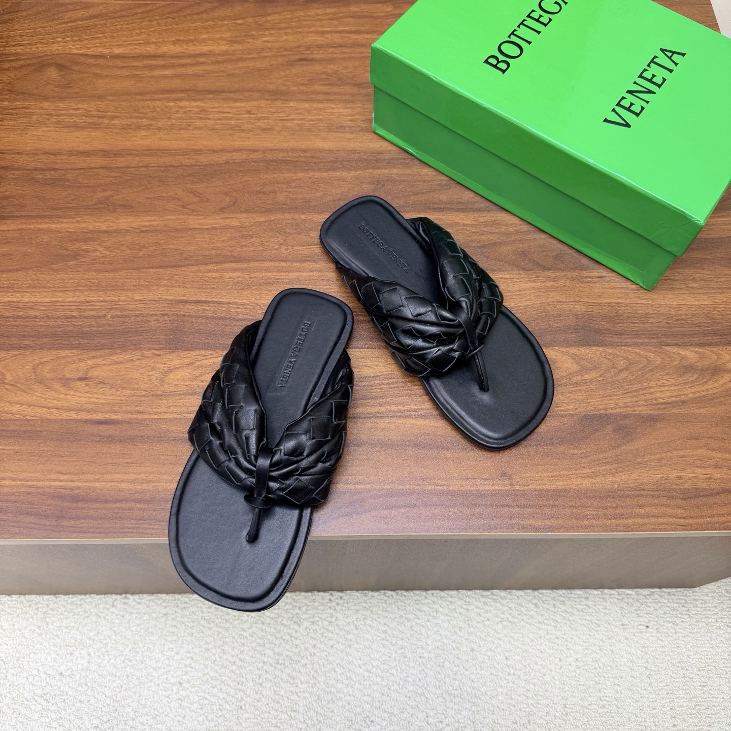 Bottega Veneta Slides