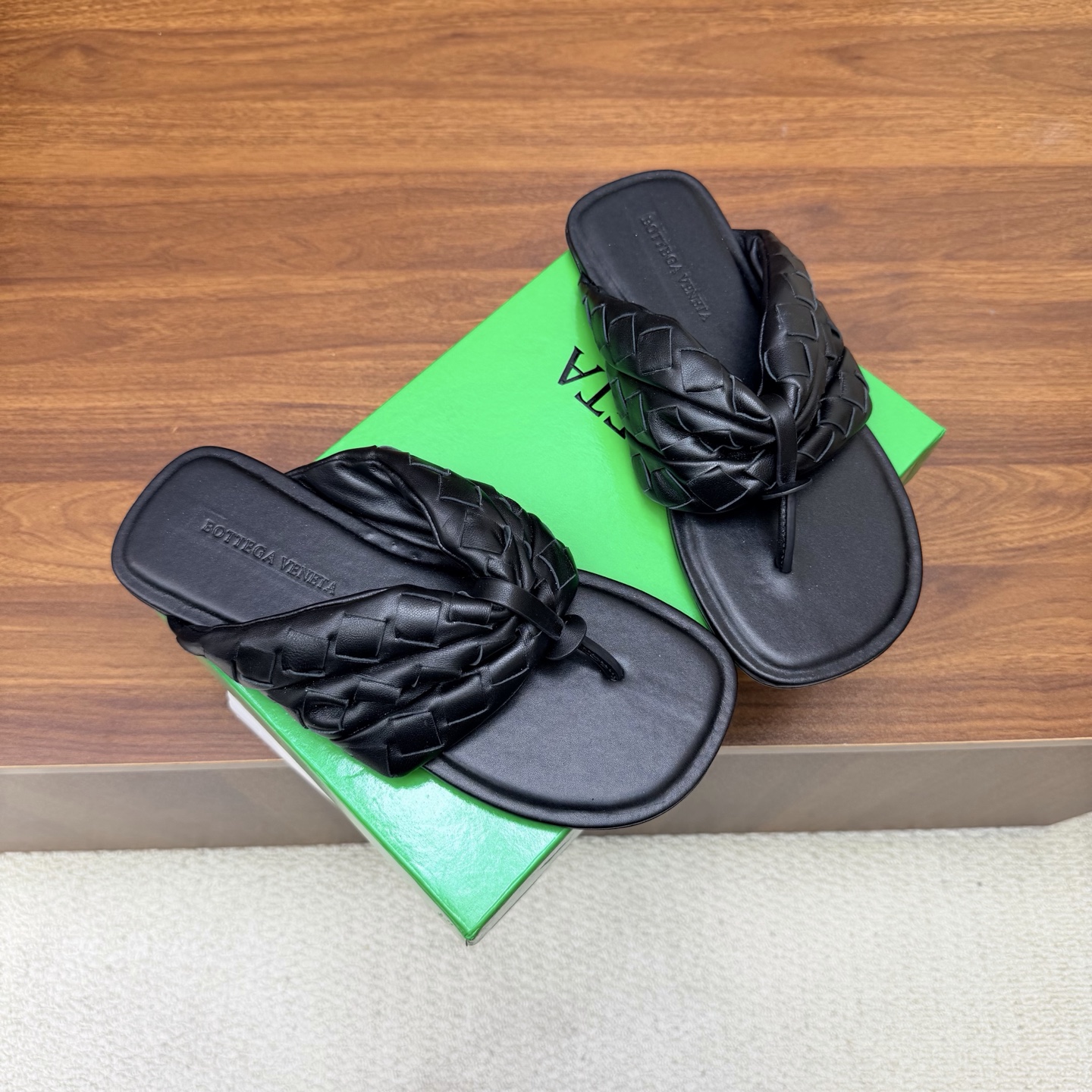 Bottega Veneta Slides