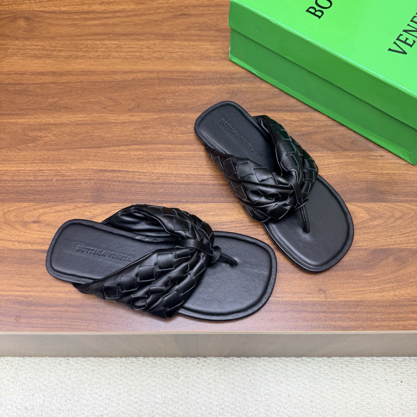 Bottega Veneta Slides