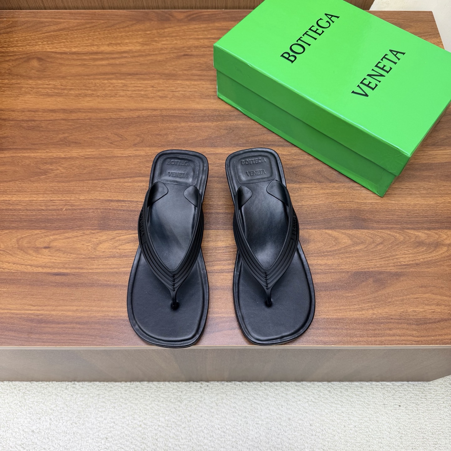 Bottega Veneta Slides