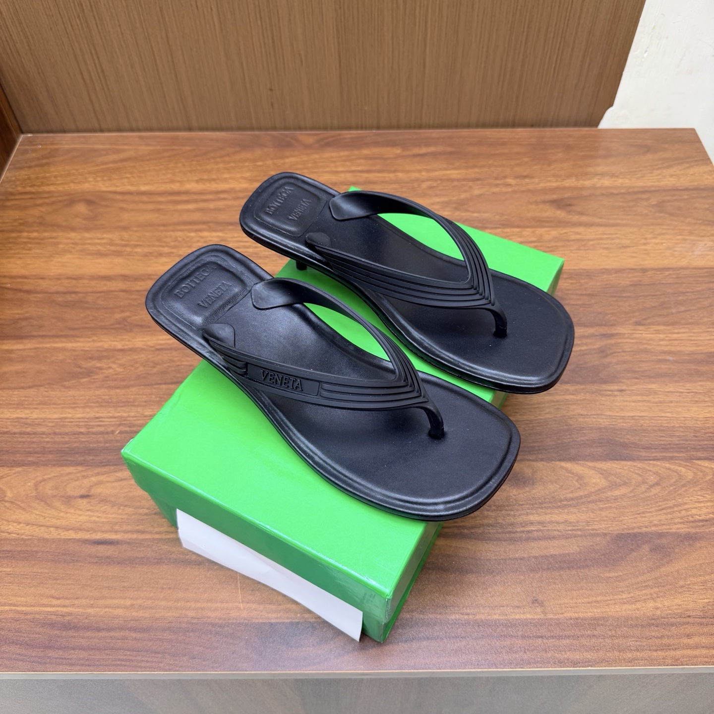 Bottega Veneta Slides