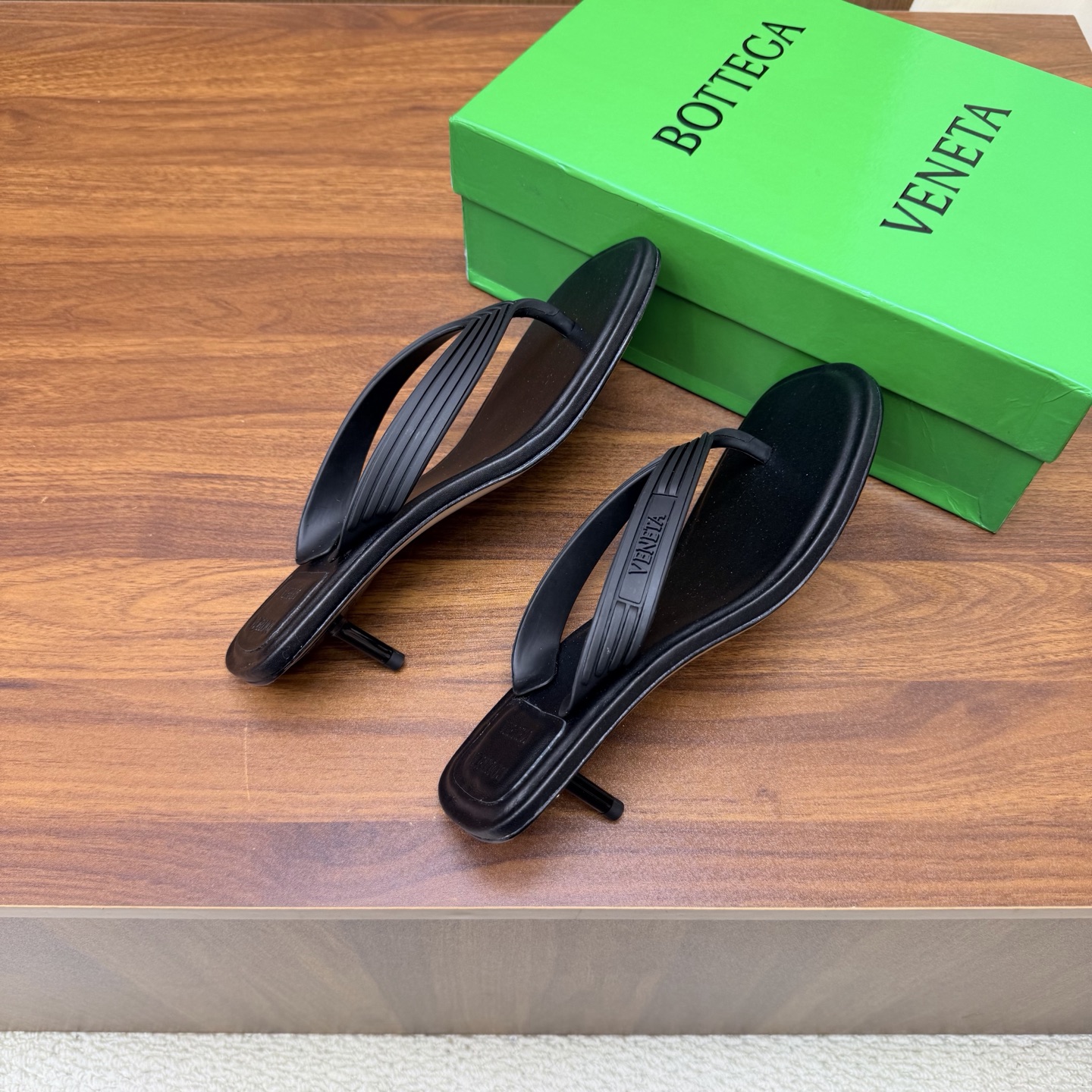 Bottega Veneta Slides