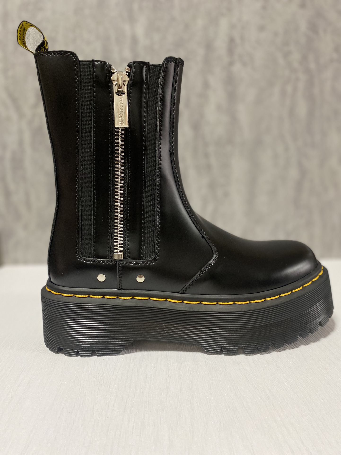 240 Dr.Martens 马汀博士 2976 哑光面 max松紧侧拉链后底切尔西系列马丁靴