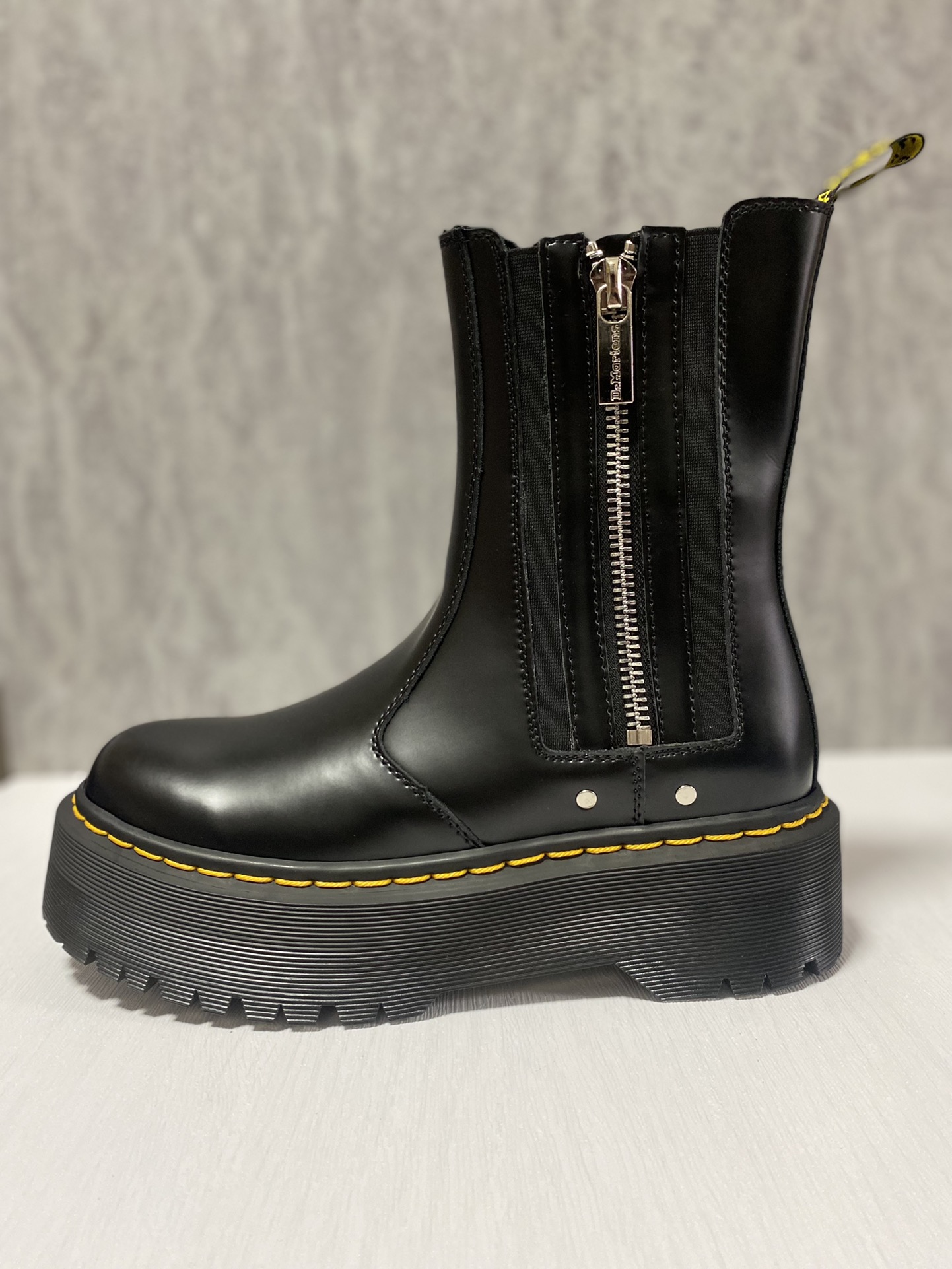 240 Dr.Martens 马汀博士 2976 哑光面 max松紧侧拉链后底切尔西系列马丁靴