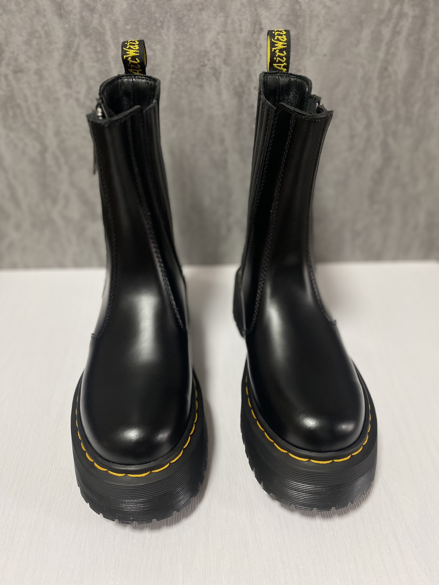 240 Dr.Martens 马汀博士 2976 哑光面 max松紧侧拉链后底切尔西系列马丁靴