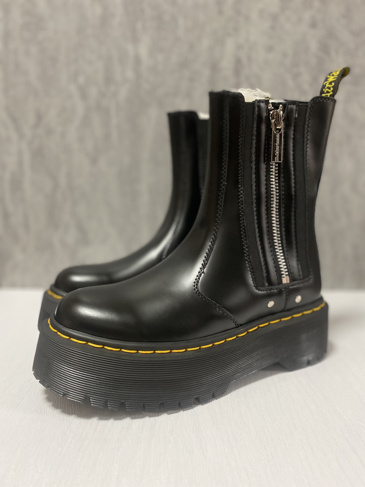 240 Dr.Martens 马汀博士 2976 哑光面 max松紧侧拉链后底切尔西系列马丁靴