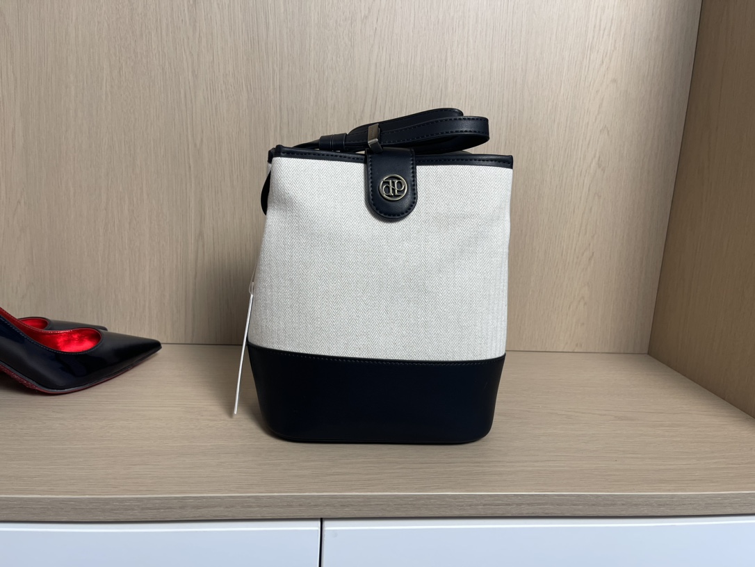 Bucket Bag - Comprehensive 4