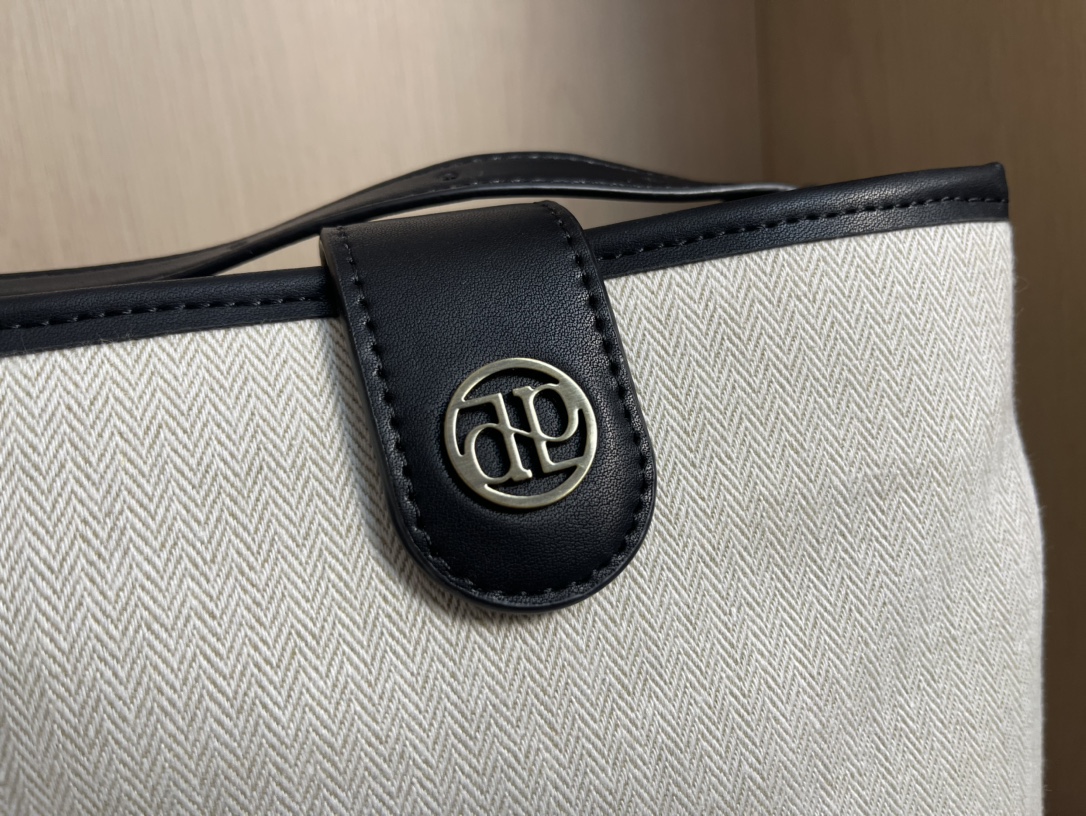 Bucket Bag - Comprehensive 9