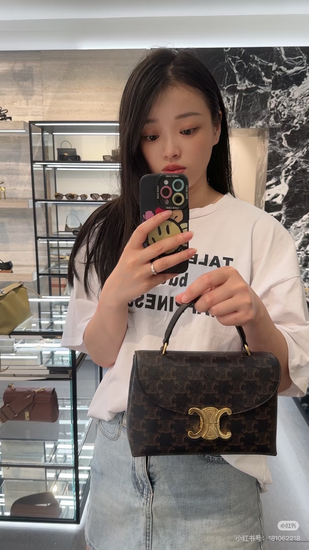 包包自重很轻,天冷以后搭配大衣真是绝美啦 4