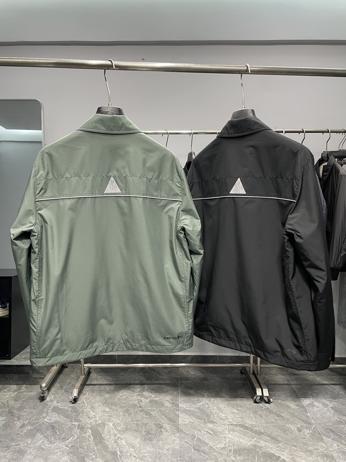 MOC25FW秋冬新款高密度尼龙防水衬衫式薄棉夹克，男士户外功能性登山系列夹克外套！贸易公司渠道稀出，同