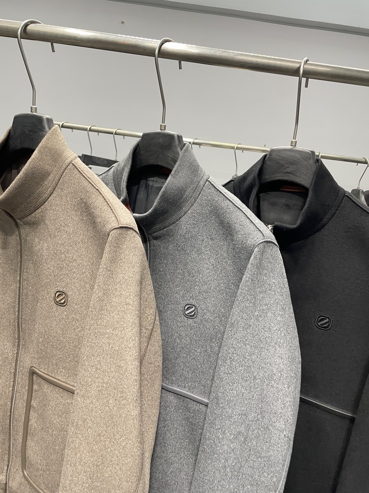 ～EZ25FW秋冬新款男士高端品质都市时尚立领羊毛夹克外套！高品质羊毛材质，经典时尚版型，以高档面料和品