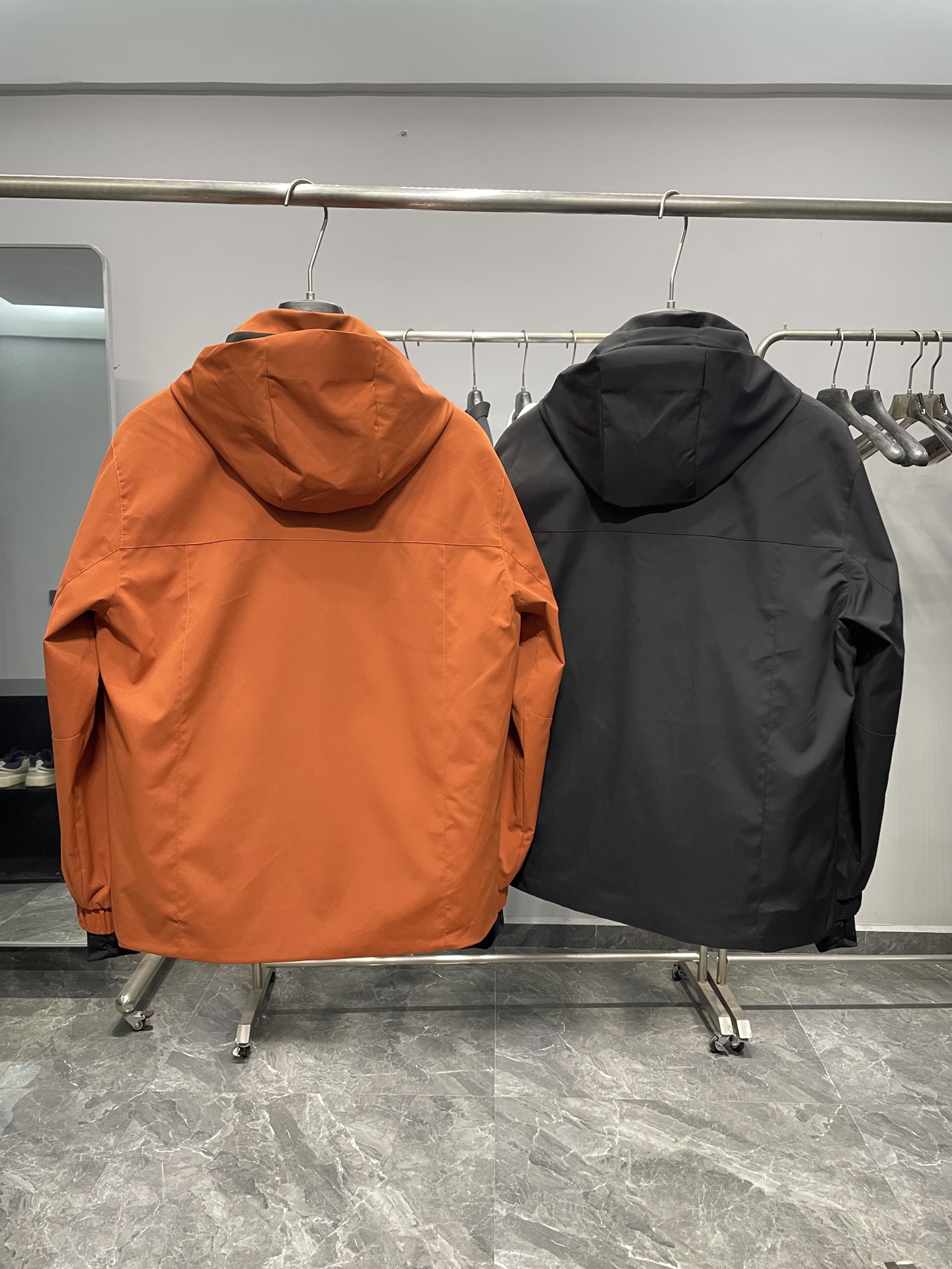 羽绒服 ～EZ25FW秋冬新款两件套可拆卸羽绒服马甲外套夹克冲锋衣！两件套可拆卸设计，外层为冲锋衣夹克，