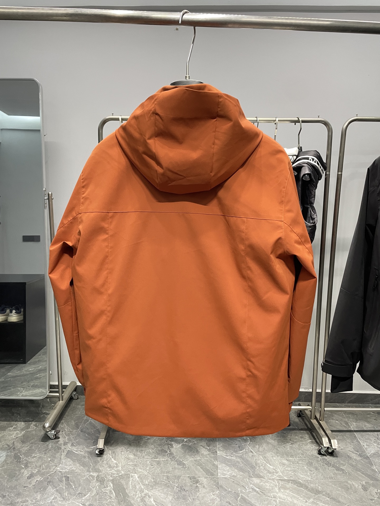 羽绒服 橙色细节图～