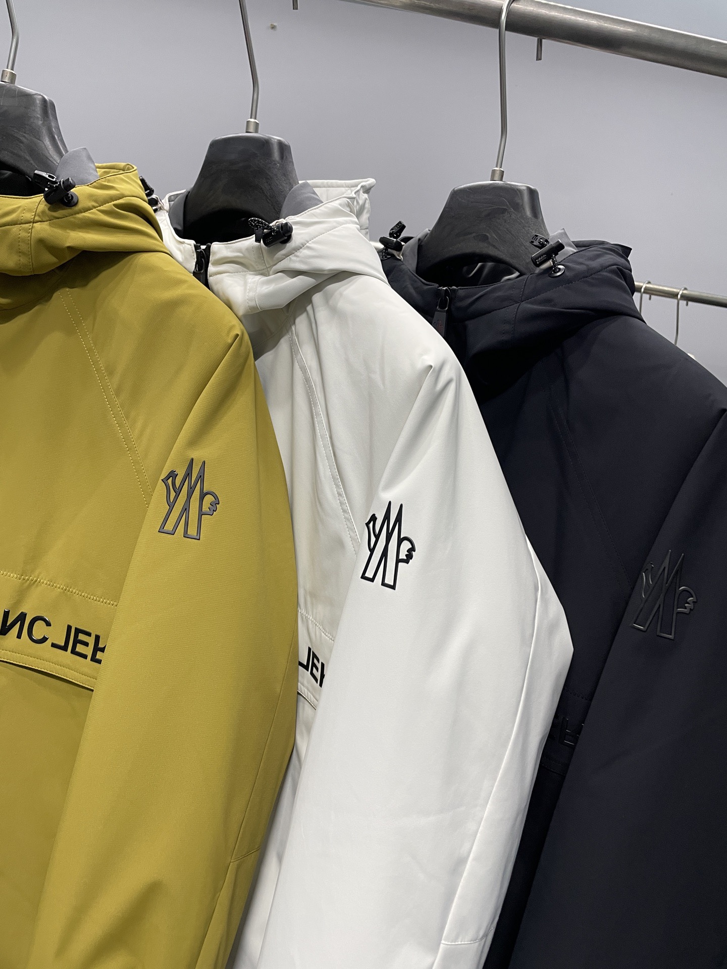 MON25FW秋冬新款尼龙拉链棉衣夹克！男士袖臂经典徽章休闲保暖棉服外套！贸易公司渠道稀出，领先官网发售