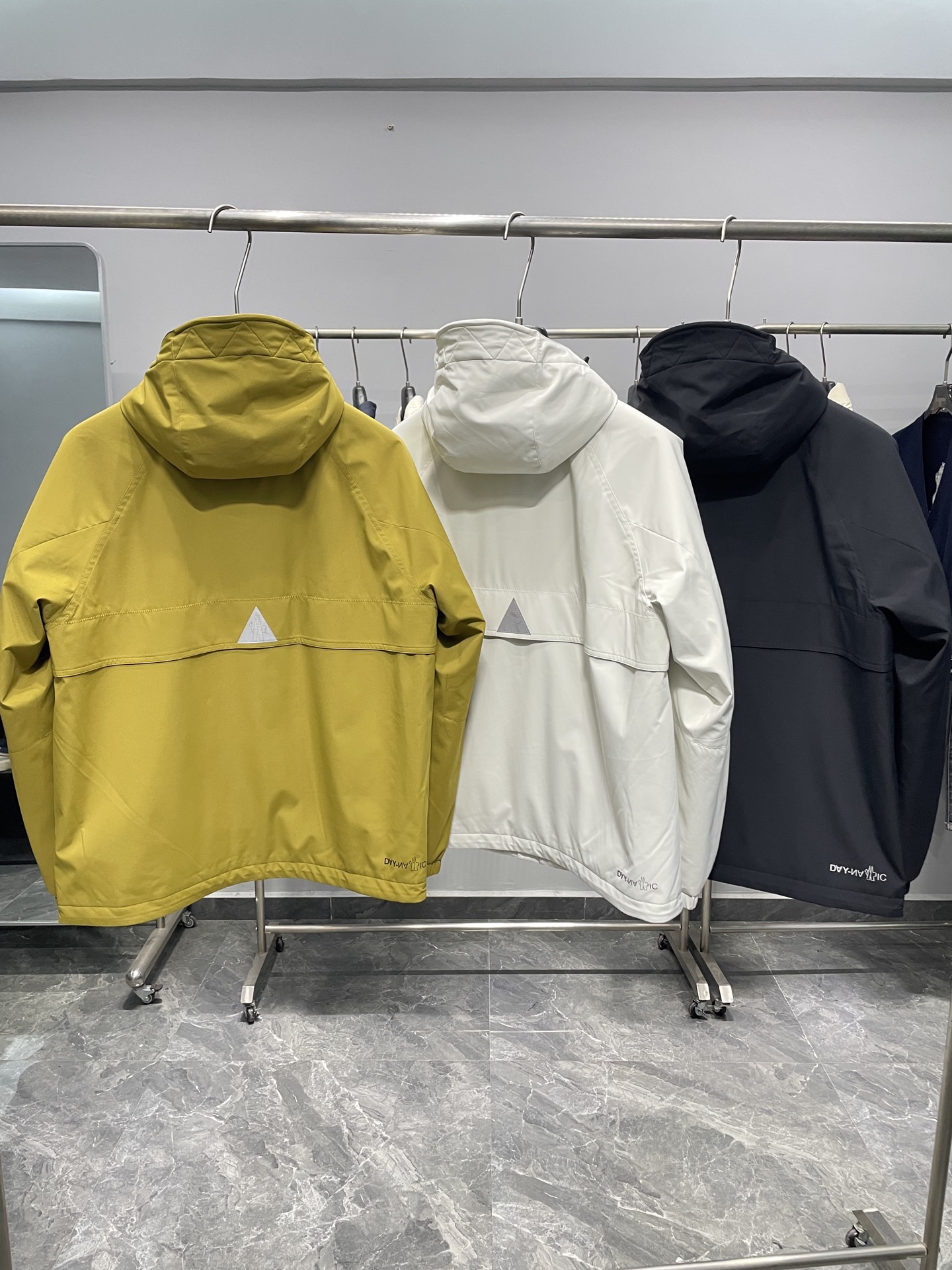 MON25FW秋冬新款尼龙拉链棉衣夹克！男士袖臂经典徽章休闲保暖棉服外套！贸易公司渠道稀出，领先官网发售