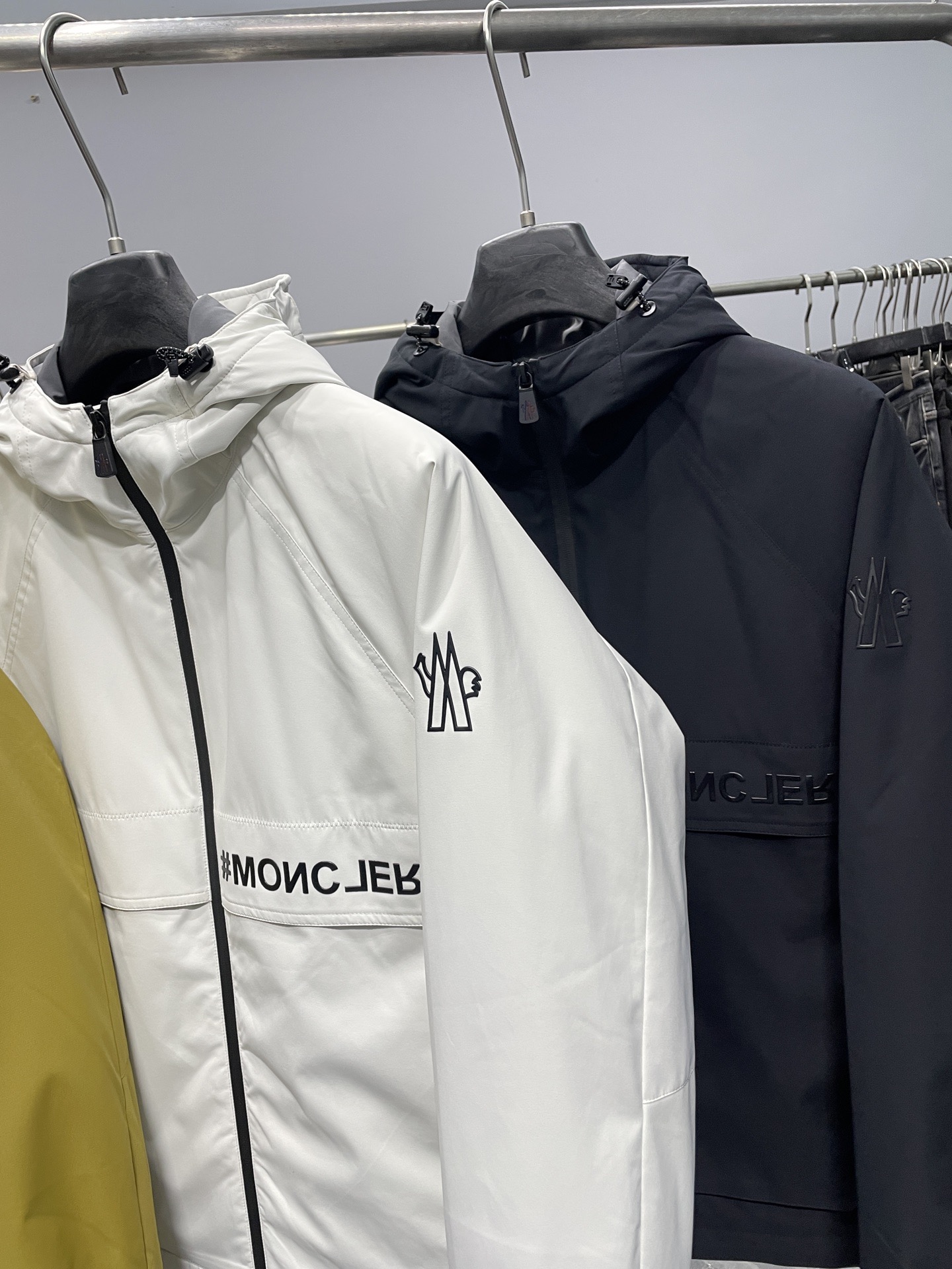 MON25FW秋冬新款尼龙拉链棉衣夹克！男士袖臂经典徽章休闲保暖棉服外套！贸易公司渠道稀出，领先官网发售