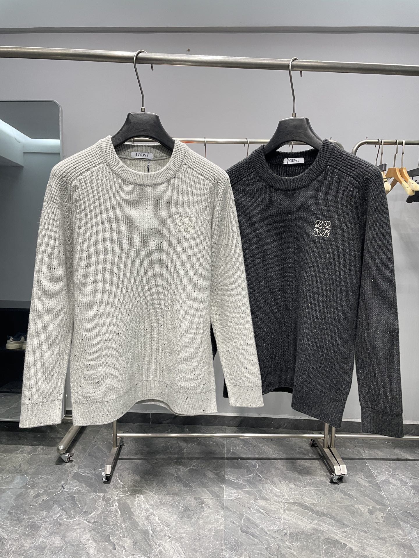 LW25FW秋冬新款花纱粗线针织全棉圆领毛衣，男士经典徽标刺绣时尚休闲套头毛衣针织衫！贸易公司渠道稀出，