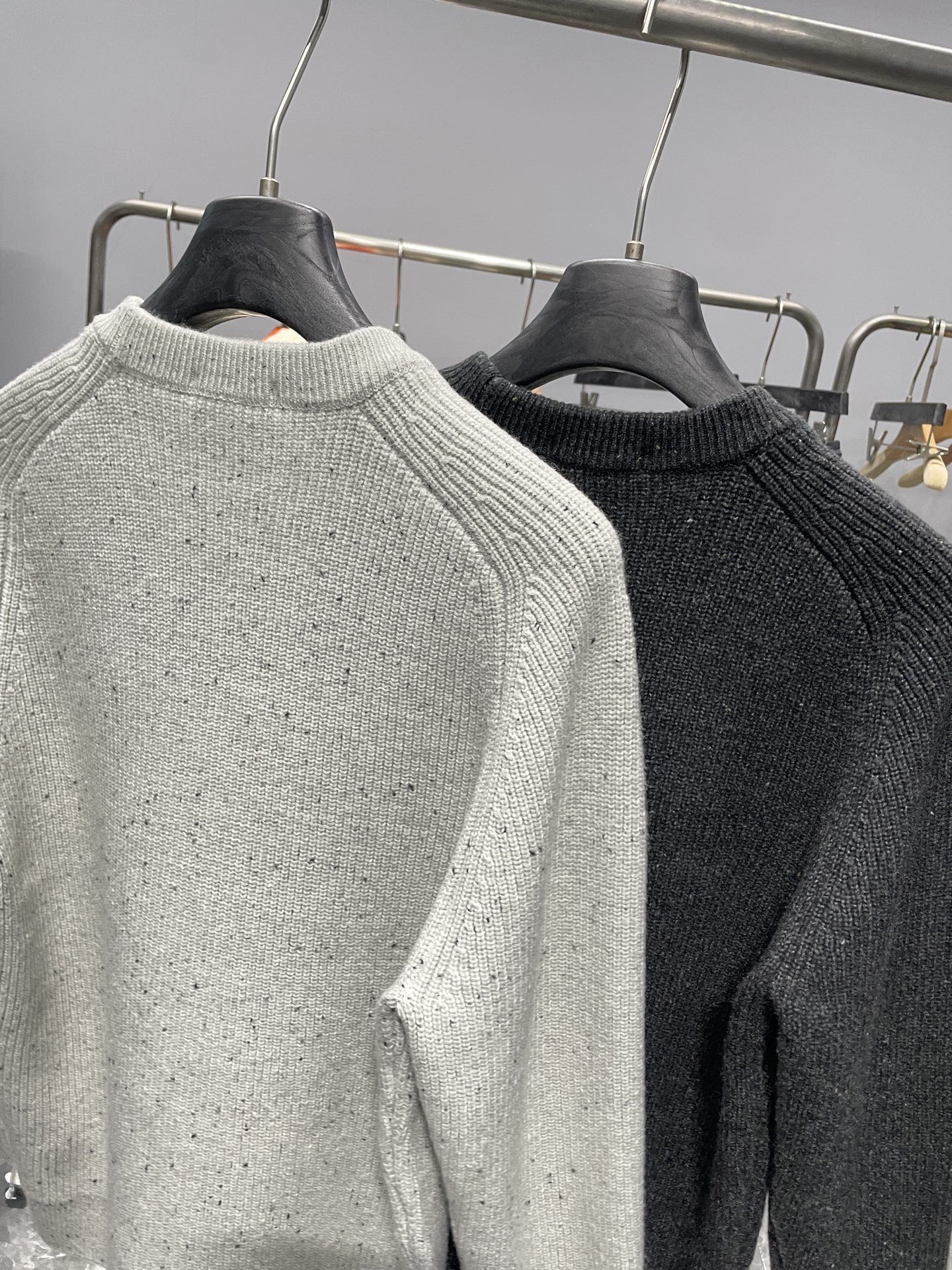 LW25FW秋冬新款花纱粗线针织全棉圆领毛衣，男士经典徽标刺绣时尚休闲套头毛衣针织衫！贸易公司渠道稀出，