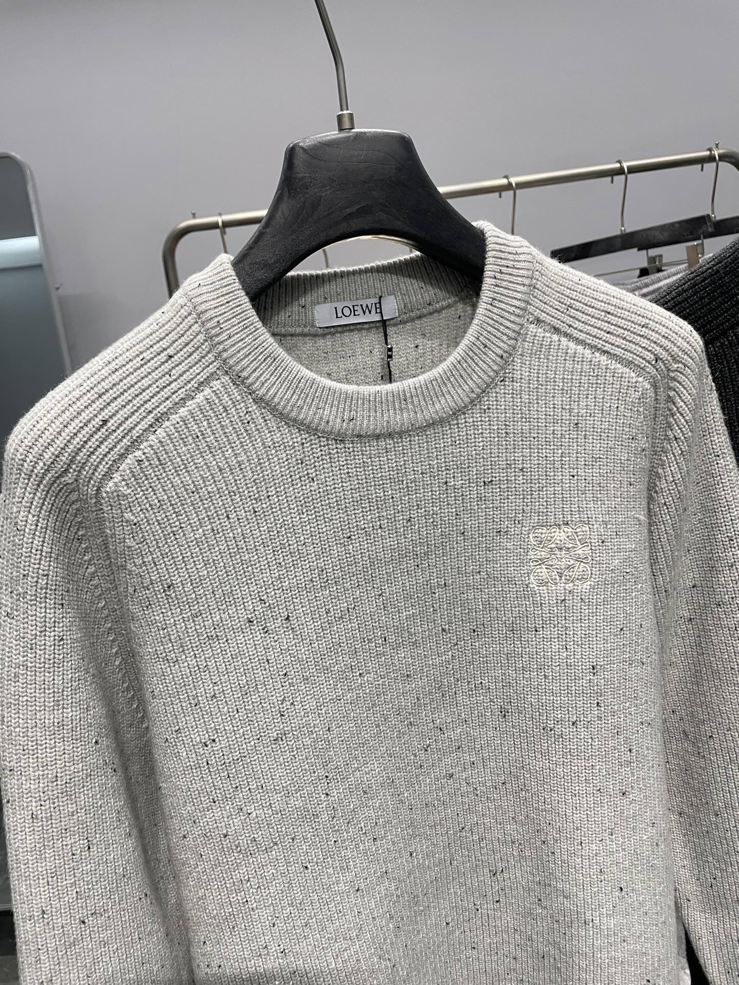 LW25FW秋冬新款花纱粗线针织全棉圆领毛衣，男士经典徽标刺绣时尚休闲套头毛衣针织衫！贸易公司渠道稀出，