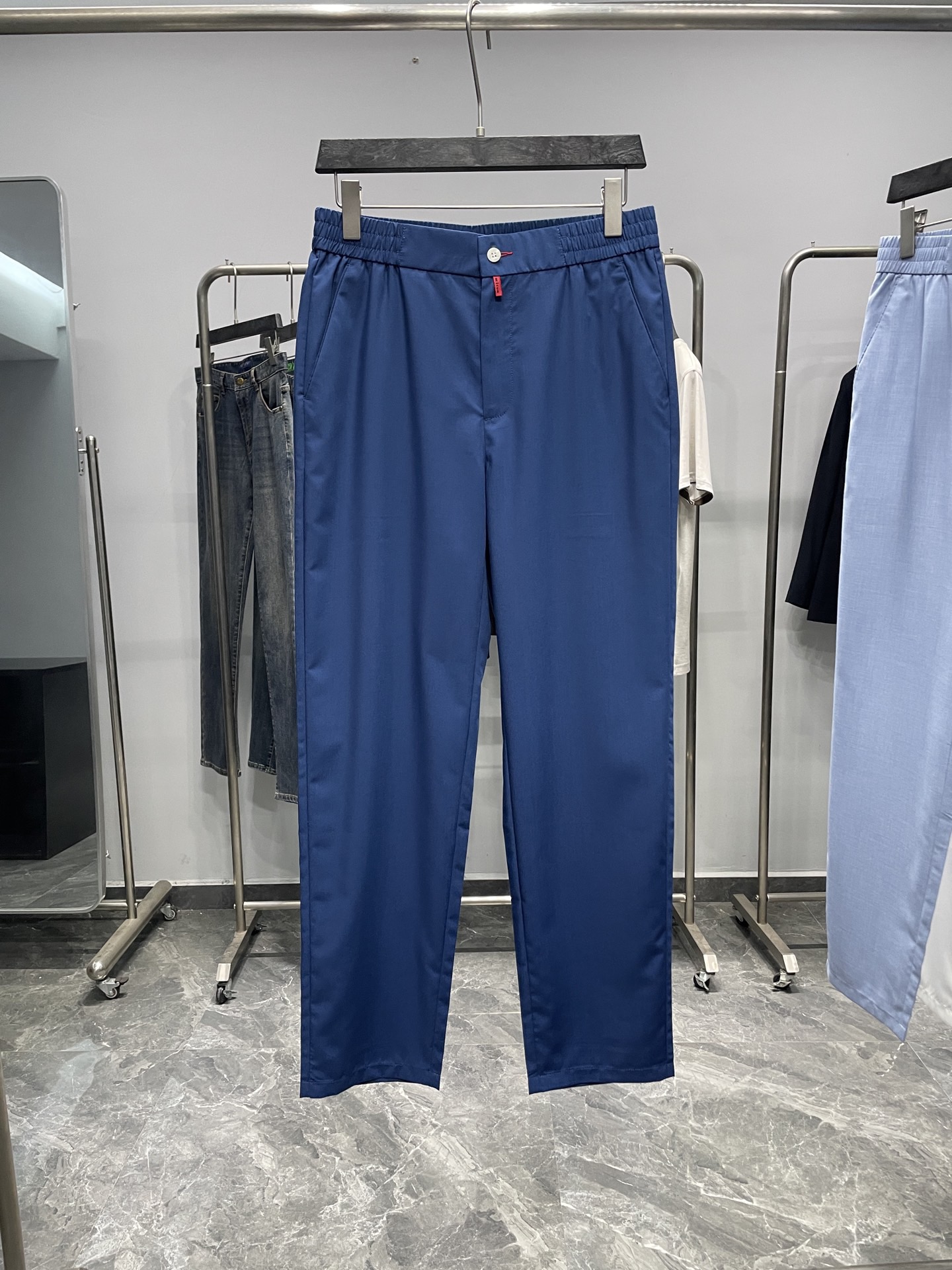 kTI26SS春夏新款羊毛混纺混纺轻薄透气男士休闲裤！来自意大利那不勒斯的顶奢男装品牌kit，以手工匠心