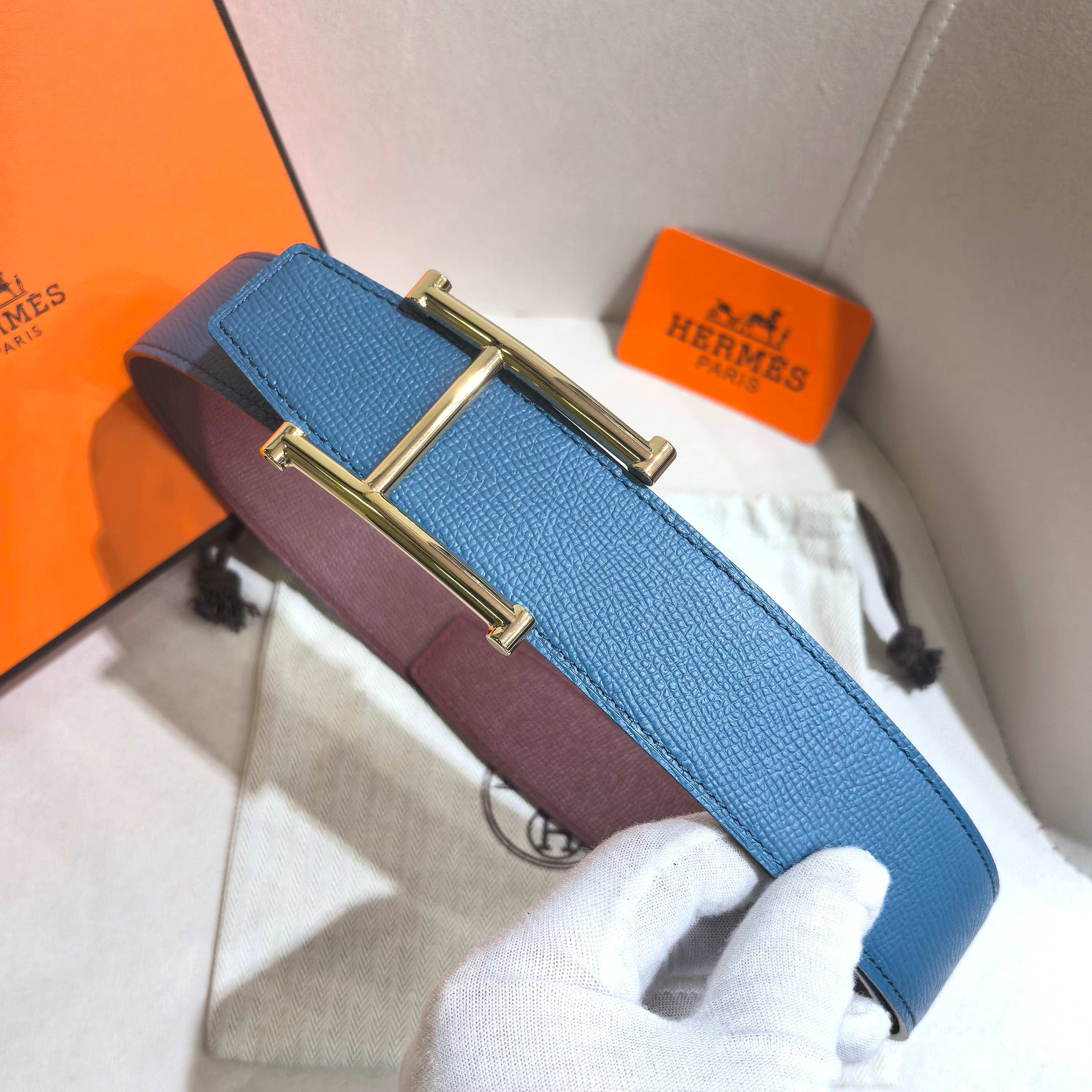 H JumPing 精品五金 搭配进口（黑）手掌纹皮 宽度38MM 以其精湛工艺高品质材料和经典设计备受