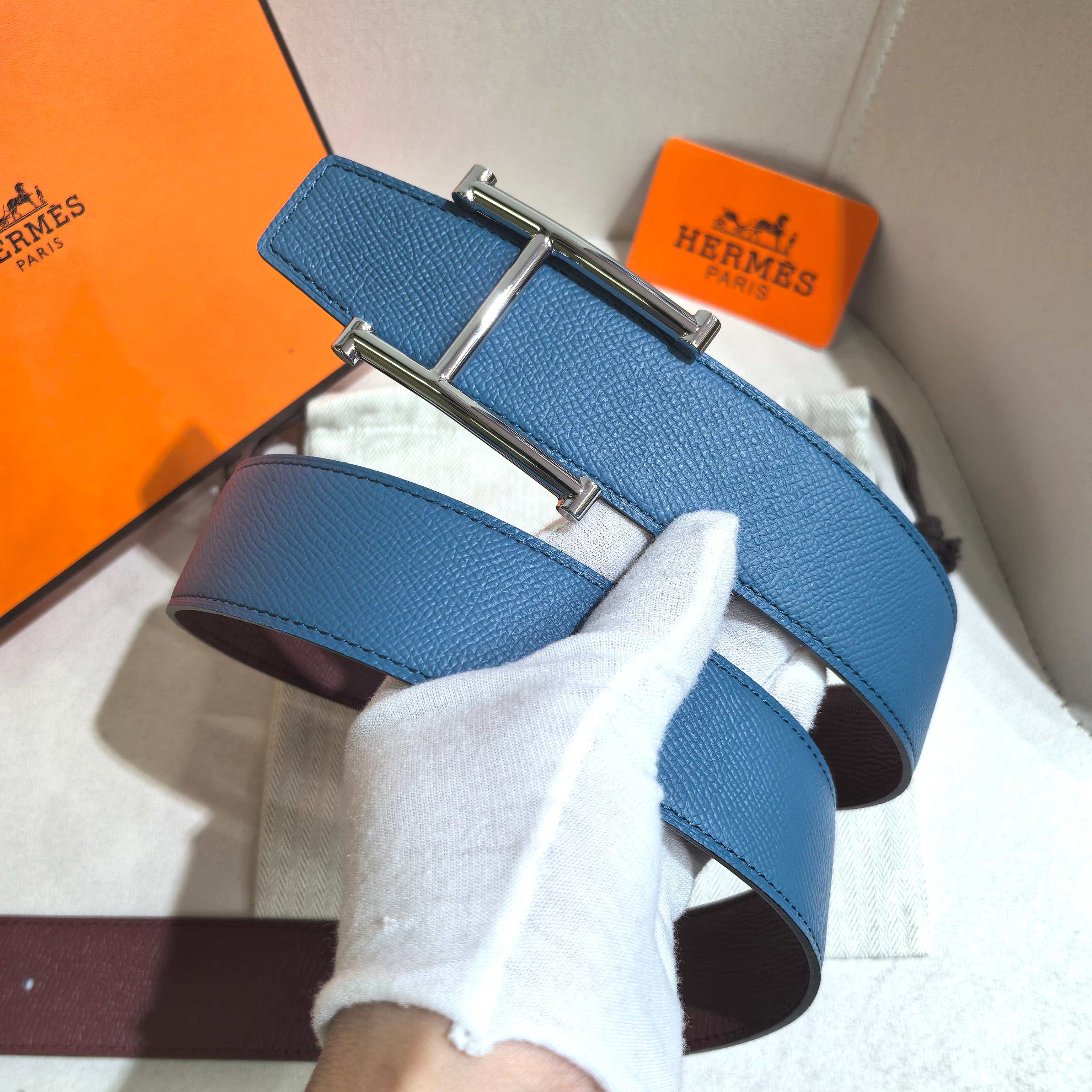 H JumPing 精品五金 搭配进口（黑）手掌纹皮 宽度38MM 以其精湛工艺高品质材料和经典设计备受