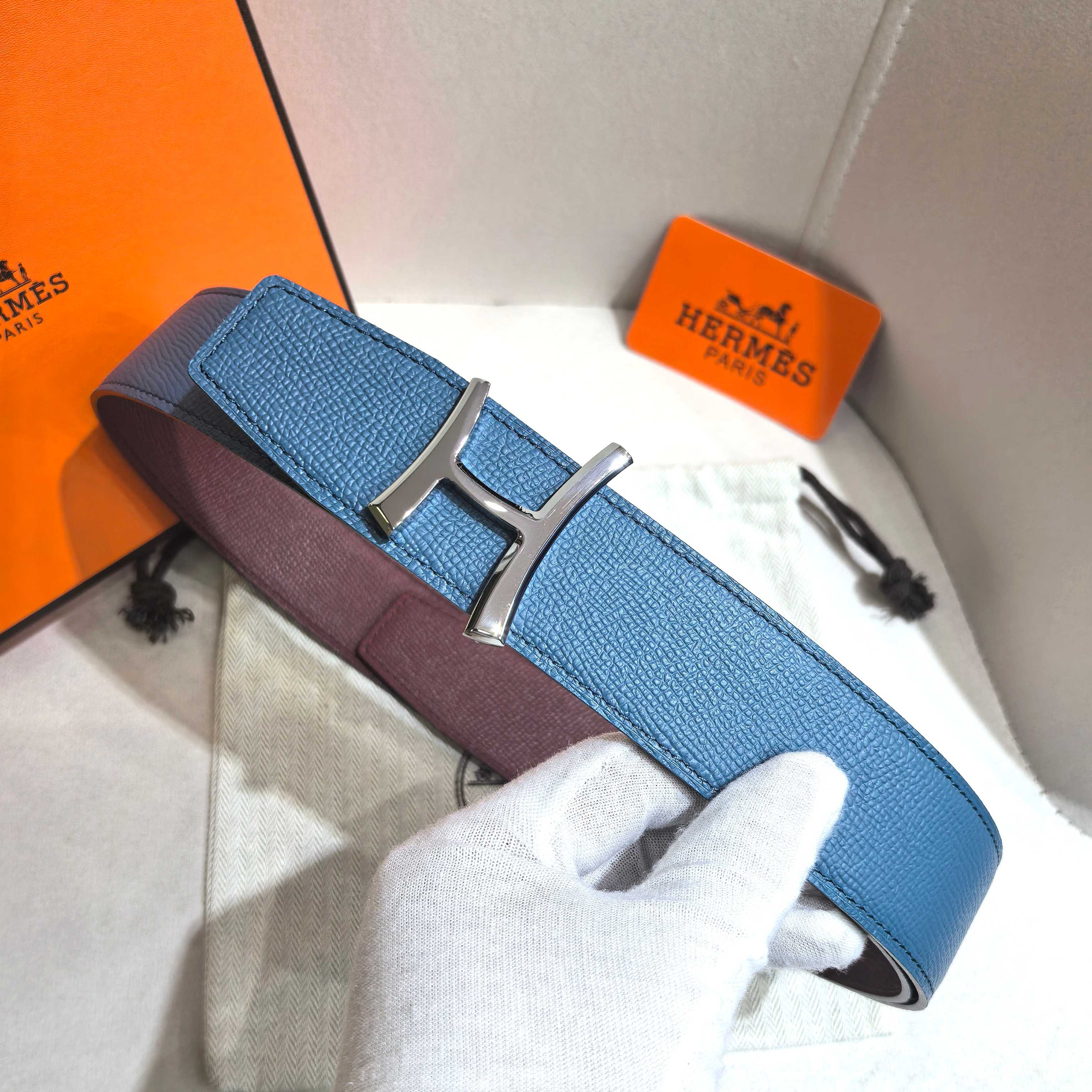 H JumPing 精品五金 搭配进口（黑）手掌纹皮 宽度38MM 以其精湛工艺高品质材料和经典设计备受