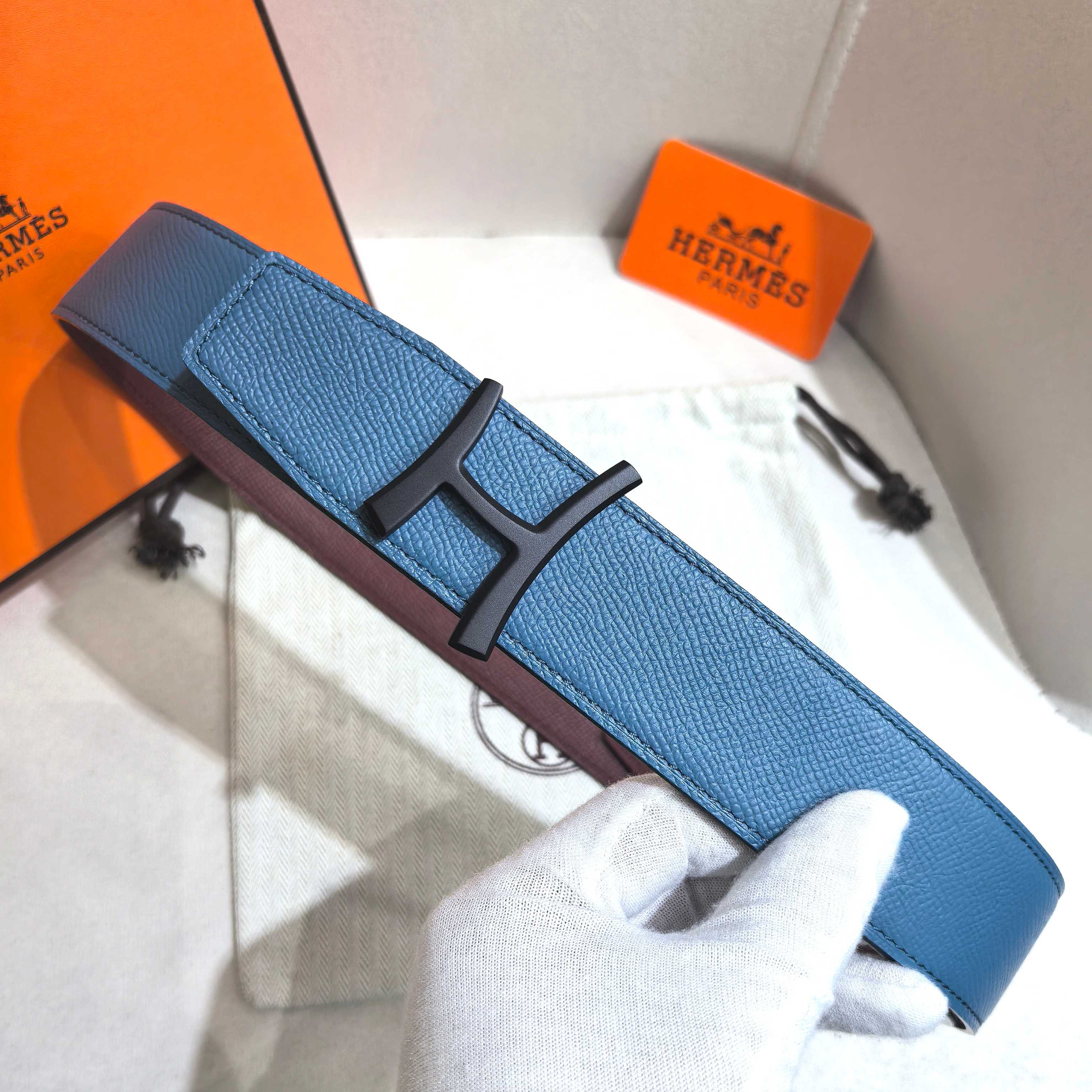 H JumPing 精品五金 搭配进口（黑）手掌纹皮 宽度38MM 以其精湛工艺高品质材料和经典设计备受