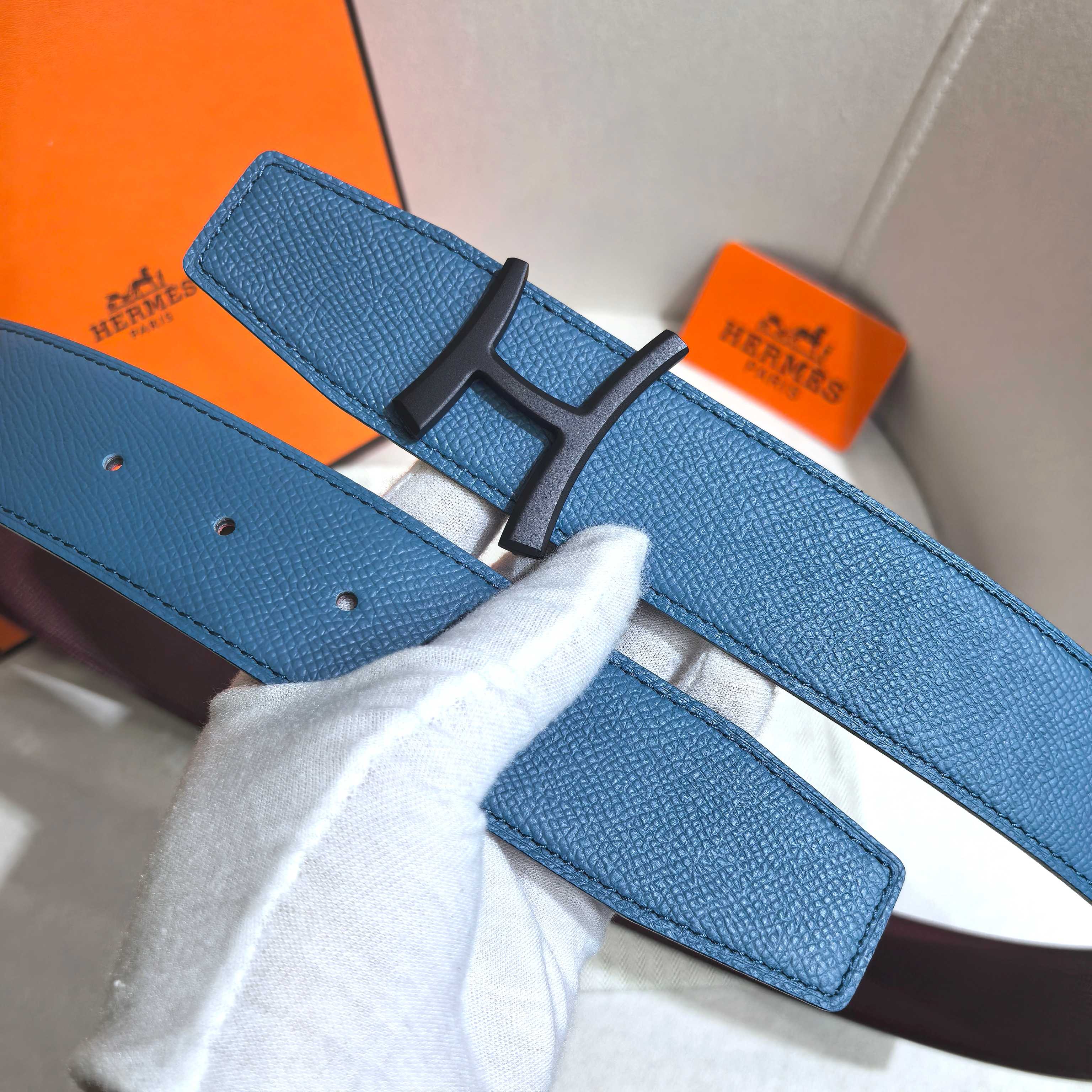 H JumPing 精品五金 搭配进口（黑）手掌纹皮 宽度38MM 以其精湛工艺高品质材料和经典设计备受