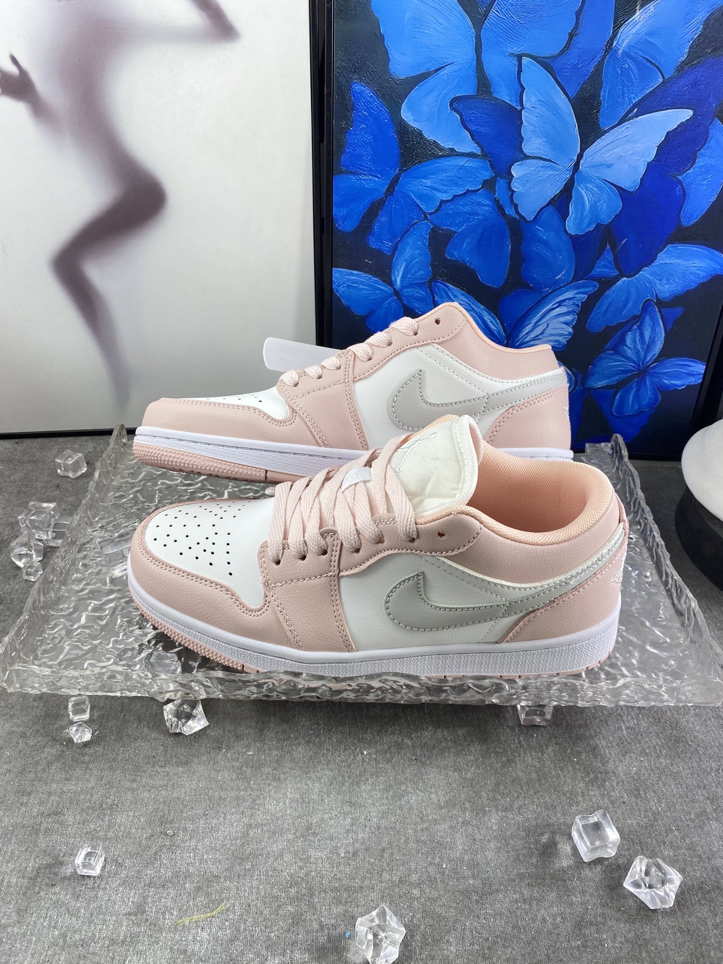 💰113 高版本 aj低帮白粉 高版本q5✅ 橡胶实心大底套楦工艺 激光打孔 原版开模 尺码36-44 男女码现货. q5

