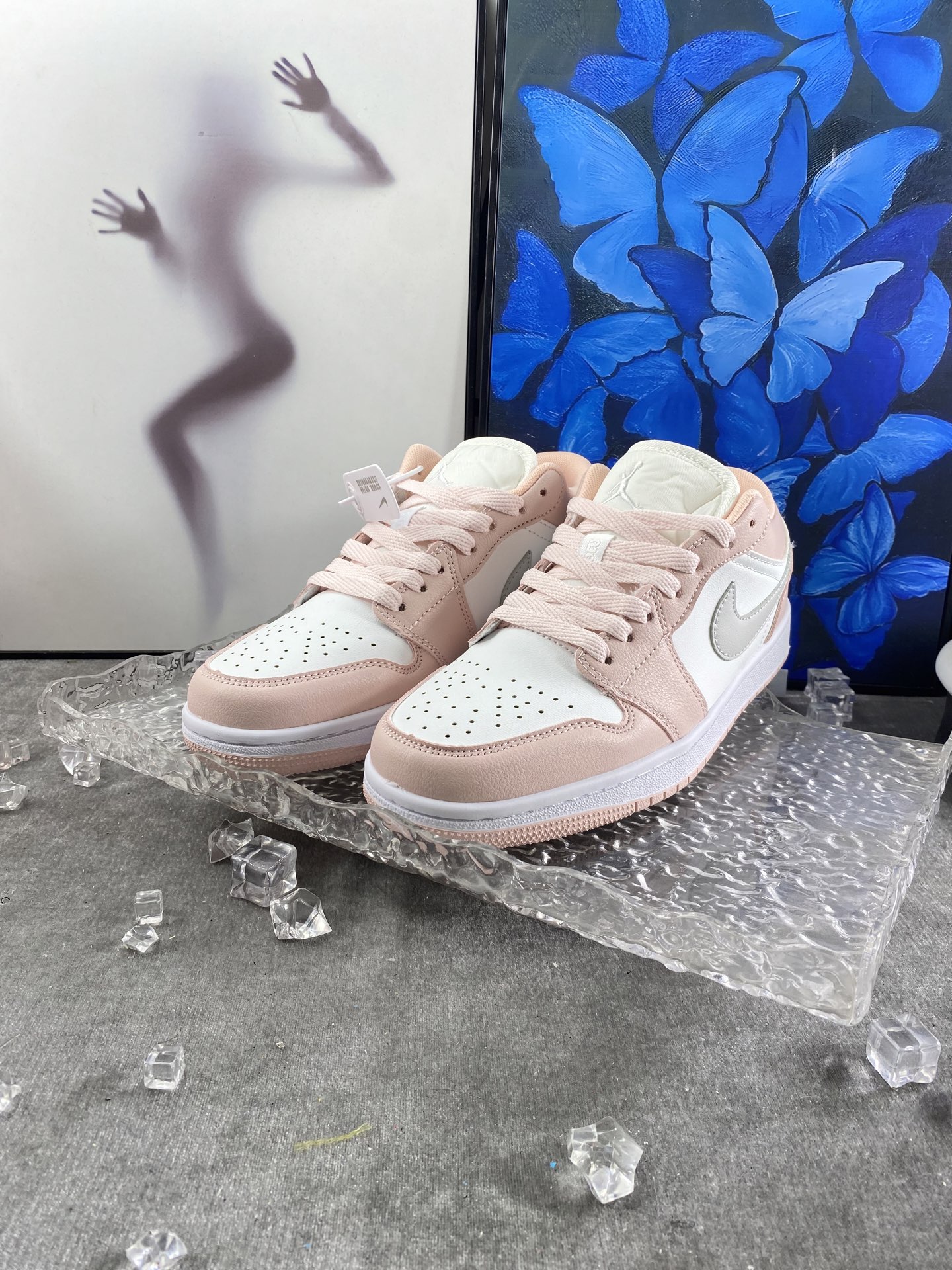 💰113 高版本 aj低帮白粉 高版本q5✅ 橡胶实心大底套楦工艺 激光打孔 原版开模 尺码36-44 男女码现货. q5

