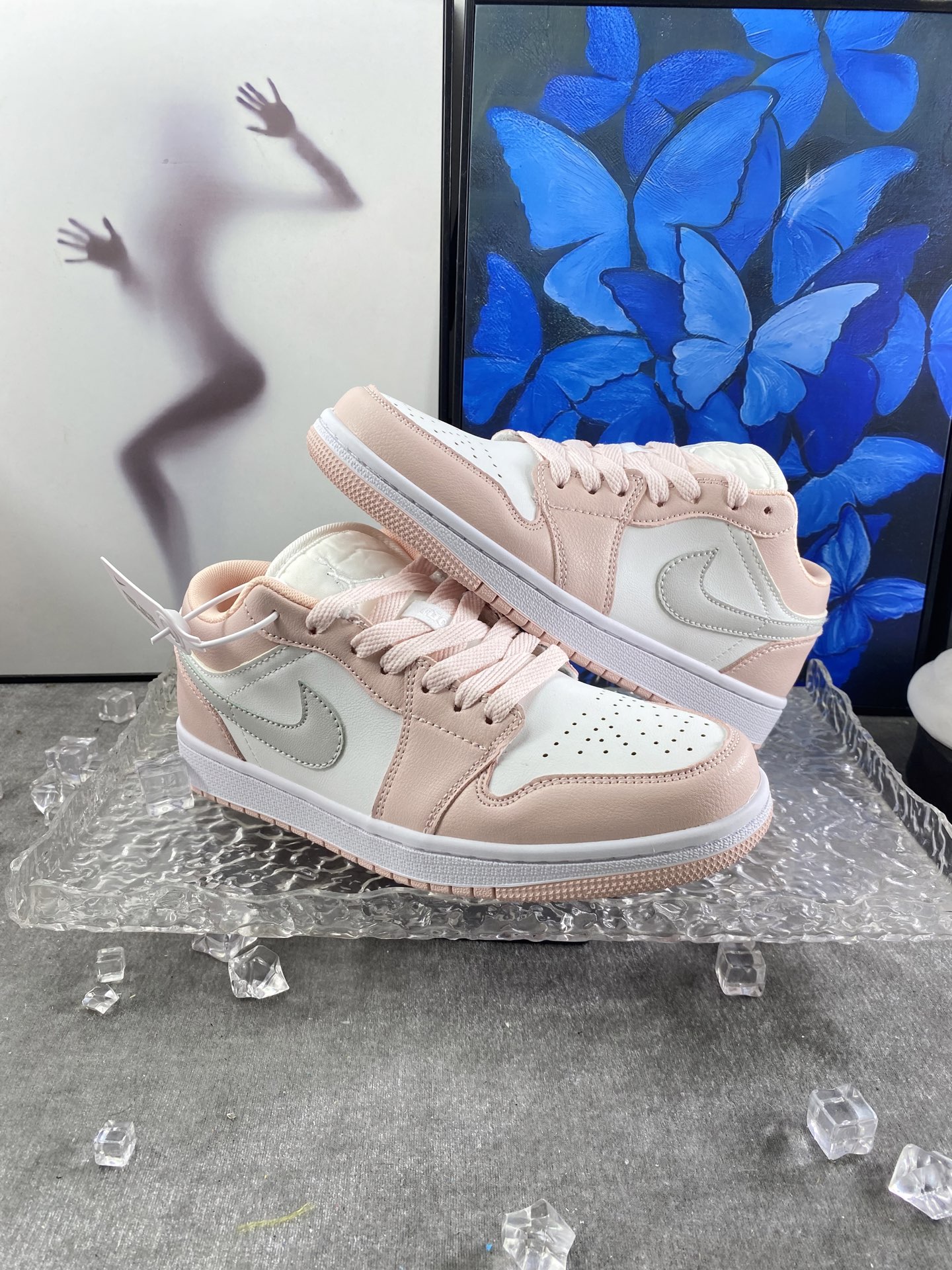 💰113 高版本 aj低帮白粉 高版本q5✅ 橡胶实心大底套楦工艺 激光打孔 原版开模 尺码36-44 男女码现货. q5

