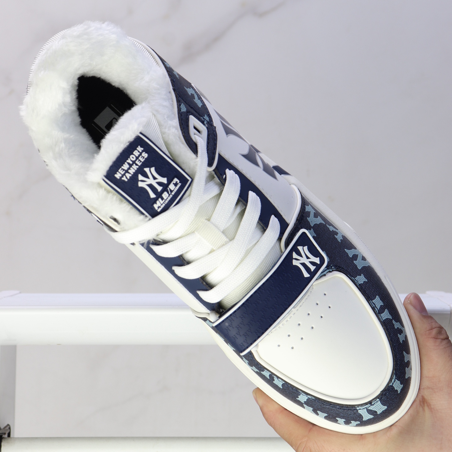 💰200

平台订单 MLB 纽约洋基队 海军蓝

货号：3ASXCDN3N-50NYD
尺码：35 36 36.5 37 38.5 39 40 40.5 41 42 42.5 43 44 44.5 45