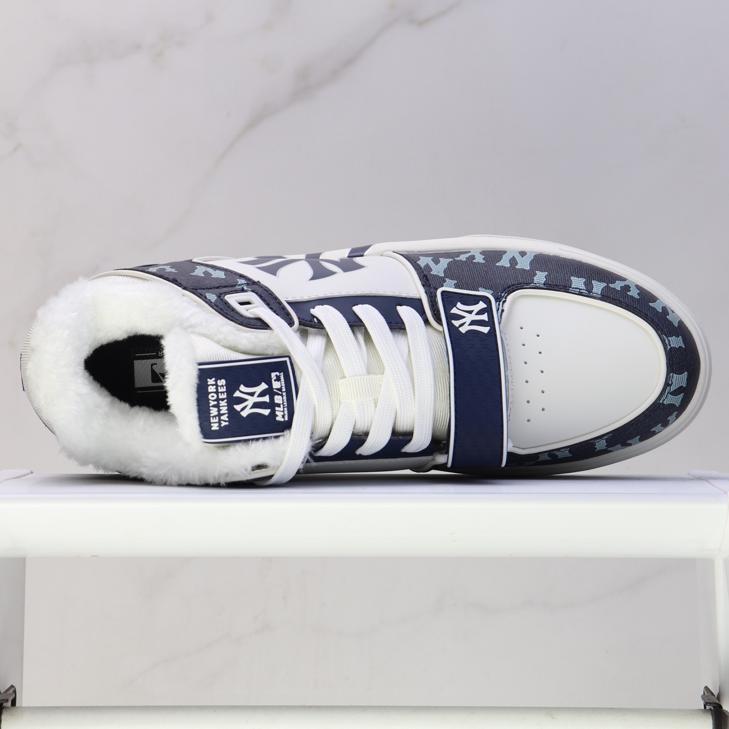 💰200

平台订单 MLB 纽约洋基队 海军蓝

货号：3ASXCDN3N-50NYD
尺码：35 36 36.5 37 38.5 39 40 40.5 41 42 42.5 43 44 44.5 45