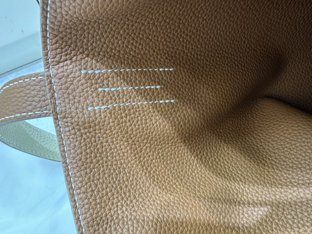 Hermès Milkshake white with golden brown