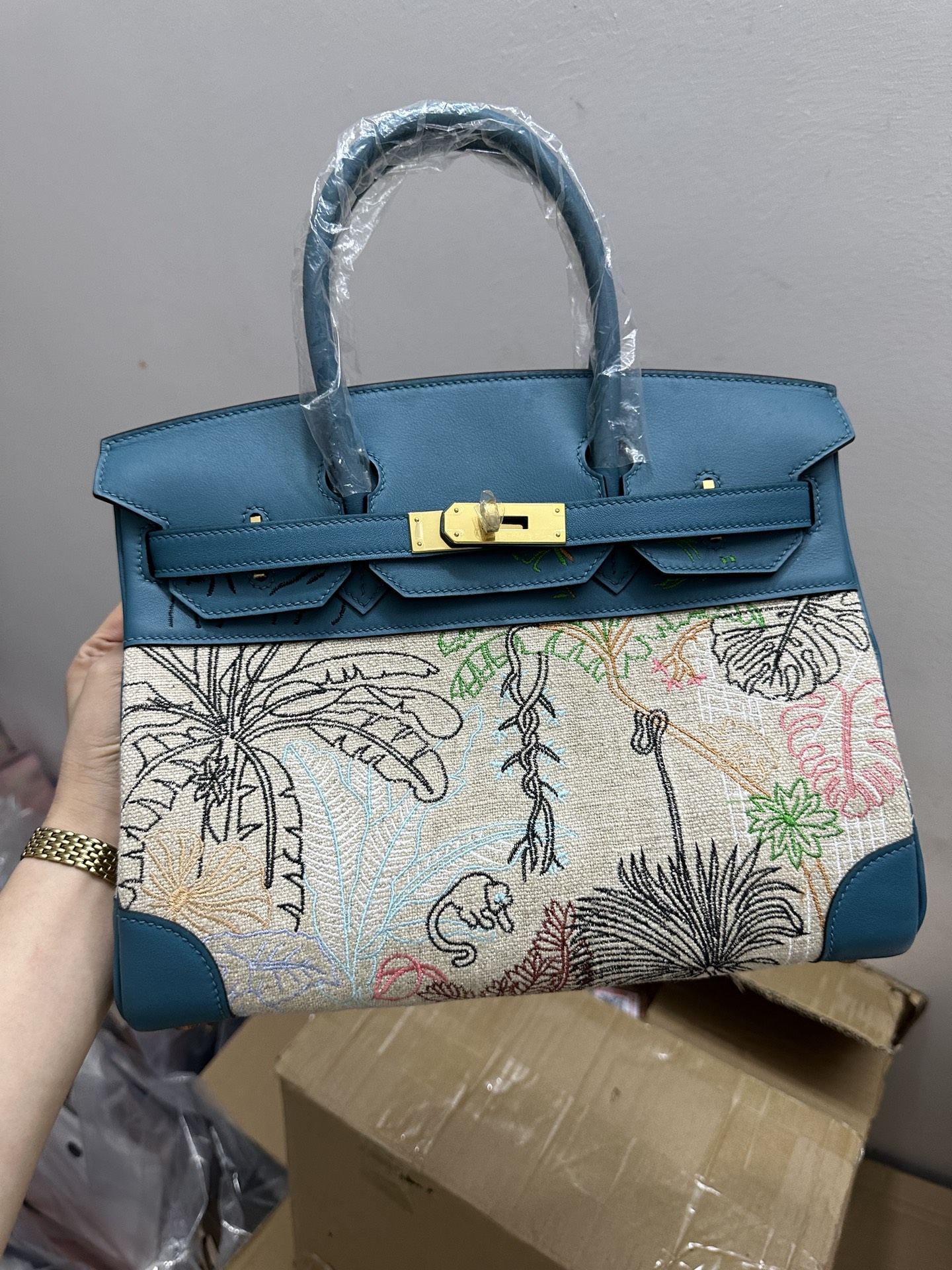 Hermès Rare edition counter and best customer order delivery