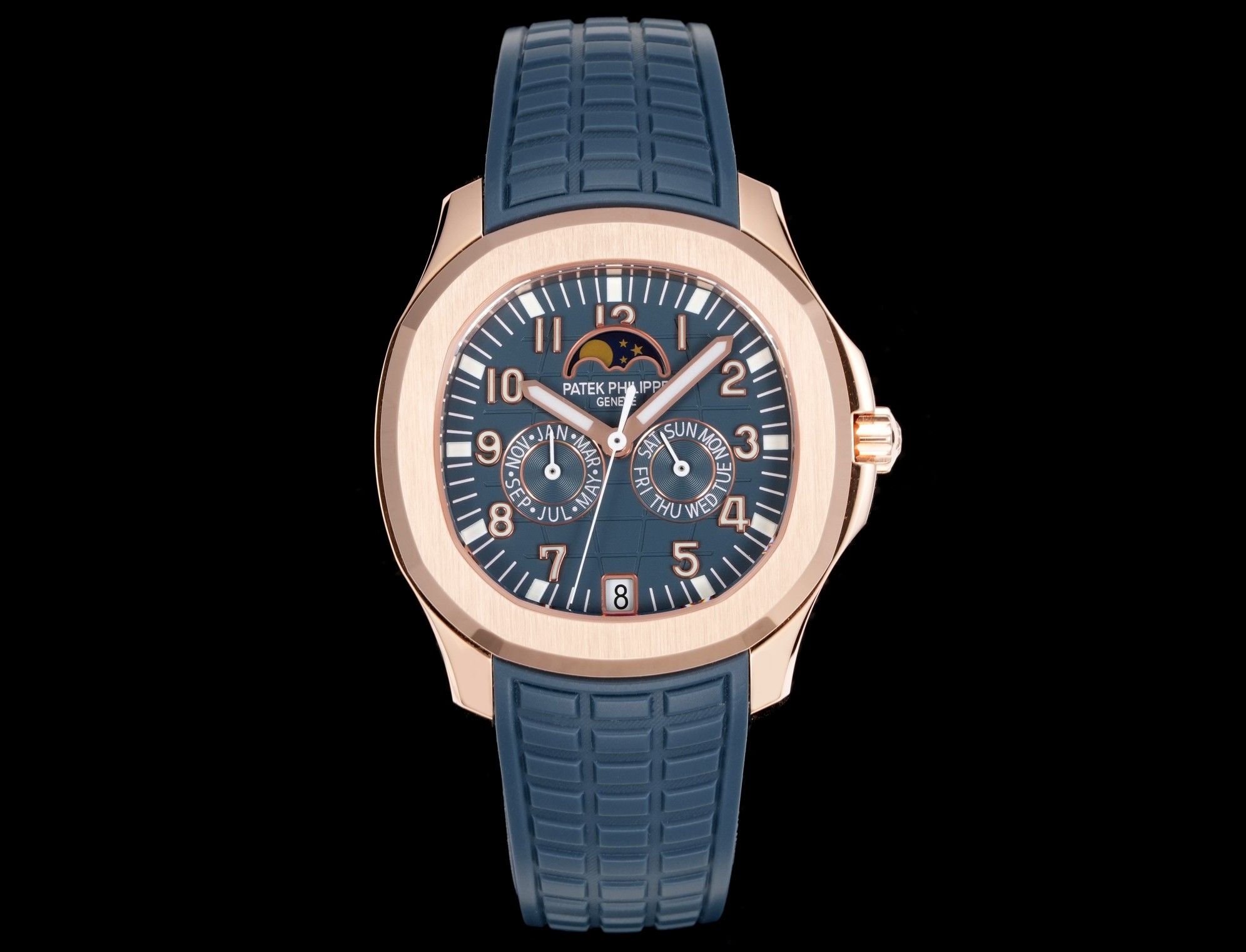 NO:552801,Unified Thunder King Patek Philippe 5261R-001 latest smiley face grenade is unisex!  Patek Philippe Aquanaut series launches the first new convenient and practical complex function watch 5261R, once again blooming the charm of casual elegance!  The annual calendar watch adopts a 39.9 mm diameter case, equipped with a new imported movement and an automatic winding movement, with ultra-thin craftsmanship!  This watch is particularly distinctive from other Patek Philippe timepieces that are also equipped with an annual calendar display. The date and moon phase windows are located at 6 o'clock and 12 o'clock respectively, and there are auxiliary dials for the day and month at 3 o'clock and 9 o'clock.  The case and bezel adopt the iconic arc-shaped octagonal shape, combined with contrasting polishing and satin treatments. The gray-blue dial and strap are decorated with Aquanaut embossed patterns, and the Arabic numerals and baton-style hands are all covered with white fluorescent coatings for easy reading. The gray-blue tape is not only extremely comfortable to wear, but also has high wear resistance. It is also embellished with the Aquanaut pattern, which complements the dial decoration. It is equipped with a folding clasp, adding to the 'casual elegance' style!  ,,patek philippe19860909统一 雷王百达翡丽5261R-001最新款笑脸手雷男女通用！ 百达翡丽Aquanaut系列推出首款新增便捷实用的复杂功能腕表5261R,再度绽放休闲优雅魅力！ 年历腕表采用39.9毫米直径表壳,搭载新型进口机芯改自动上弦机芯,超薄工艺！ 此款腕表比同样配备年历显示的其他百达翡丽时计格外与众不同.日期和月相视窗分别位于6时和12时位置,3时和9时位置则设有星期和月份辅助表盘. 表壳及表圈采用标志性的圆弧八角形造型,结合对比鲜明的抛光与缎纹处理.灰蓝色表盘及表带饰有Aquanaut浮雕图案,阿拉伯字块及巴顿式指针,均覆以白色荧光涂层,读时一目了然. 搭配灰蓝色胶带不仅佩戴分外舒适,而且耐磨性较高,同时缀饰Aquanaut图案,与表盘装饰相映成趣,配备折叠式表扣,更添“休闲优雅”风范！,,patek philippe,Watch