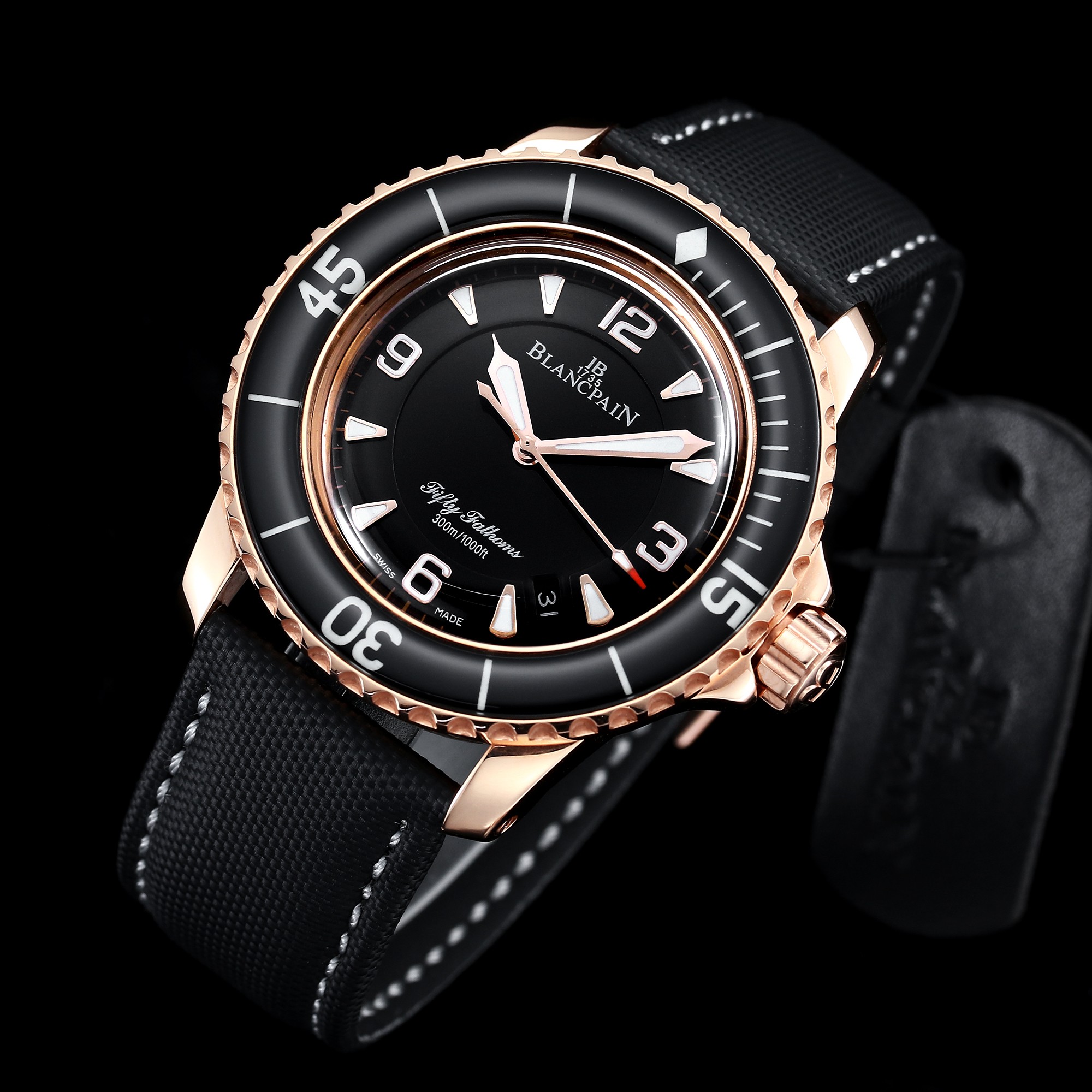 NO:585631,Blancpain Fifty Fathoms series watch, model [Case] watch size 45mm 316 stainless steel metal case and sapphire ring mirror (simultaneously authentic) ultra-thin case adopts CNC finely carved coin outer line process, elegant lugs are comfortable and close to the hand 2: Conventional ingenuity and cultural spirit of excellence, sincerity to restore the authentic style 3: [Movement] movement, accurate travel time, 4: [Strap] is made of imported American cowhide, which is soft and breathable. 5: [Pointer] The pointer continues the refined craftsmanship, the grade is improved again, and the cost is doubled. 6: [Literal] The blue Geneva dial is made of large open fire and fired at low temperature. It will never change color and is Swiss retro super luminous. The finished product is available in {Dense bottom} and {Transparent bottom} to choose from. Craftsmanship and focus on quality! ,,cowhide19860909宝珀五十寻系列腕表, 款［表壳〗腕表尺寸45mm316精钢金属表壳与蓝宝石圈口镜面搭配（同步正品）超薄的表壳采用CNC精雕硬币外边线条流程,优雅的表耳舒适贴手 2:惯例精益求精的匠心文化精神,诚心诚意还原正品风貌 3:〖机芯〗机芯,走时精准, 4:〖表带〗采用进口美洲牛皮,质地柔软,佩戴透气 5:〖指针〗指针延续精制工艺,品级再次提高,成本倍增 6:【字面】蓝色日內瓦玟表盘采用大明火低温烧制的而成,永久不变色,瑞士复古超级夜光,成品有｛密底｝｛透底｝供选择 匠心精神 专注品质！,,cowhide,Watch