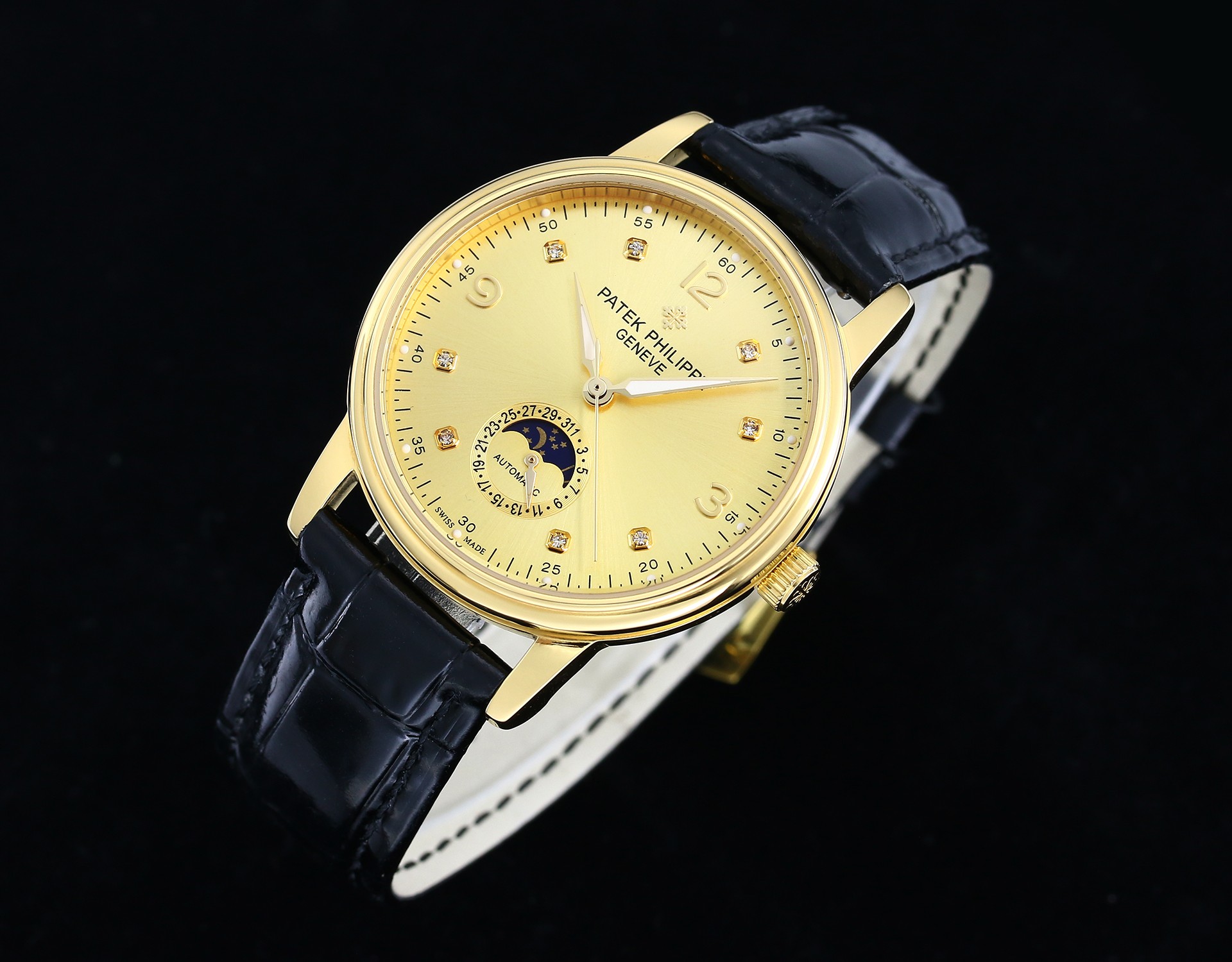 NO:619408,TW strongly recommends [Patek Philippe] men’s boutique watch! 1. It adopts a new complex sun, moon and stars multi-function watch with super luminous. 2. It is equipped with the original imported 2824-2 self-winding mechanical movement, which integrates month display, sun and moon phase display and other functions. It has super luminous, deep waterproof, adhering to Swiss watchmaking technology, all-steel nano-plated platinum watch technology, PVD furnace electroplating process, French sapphire scratch-resistant mirror. 3Imported Italian calf leather with original buckle to create a top-notch perfect product, size: 40*10mm, welcome to reprint, produced by TW, must be a high-quality product, patek philippe, cowhide19860909TW强烈推荐,［百达翡丽］男士精品腕表！ 1采用全新复杂日月星辰多功能腕表,超强夜光. 2搭载原装进口2824-2自动上链机械机芯,汇集月份显示,日月相显示等功能于一身,超強夜光,深度防水,秉承瑞士制表工艺,全钢镀纳米铂金表技术,PVD炉内电镀工艺,法国蓝宝石防刮镜面. 3进口意大利小牛皮搭配原装扣,打造出顶级完美产品,尺寸:40*10mm,欢迎转载,TW出品,必属精品,,patek philippe,cowhide,Watch