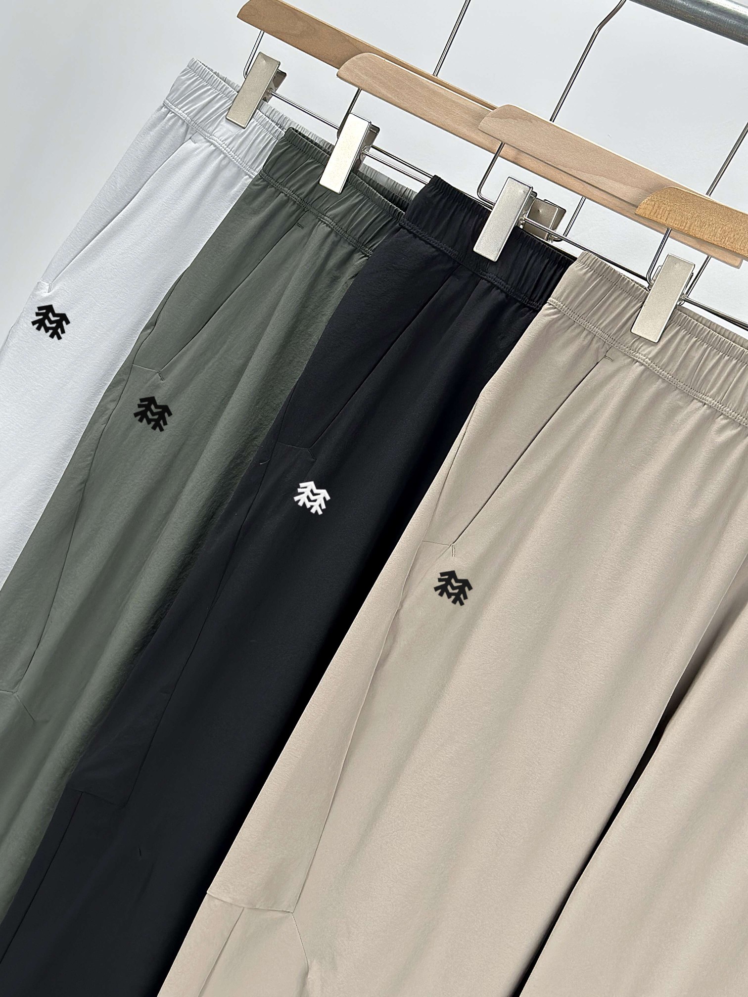 Alternative view of Pants 08463