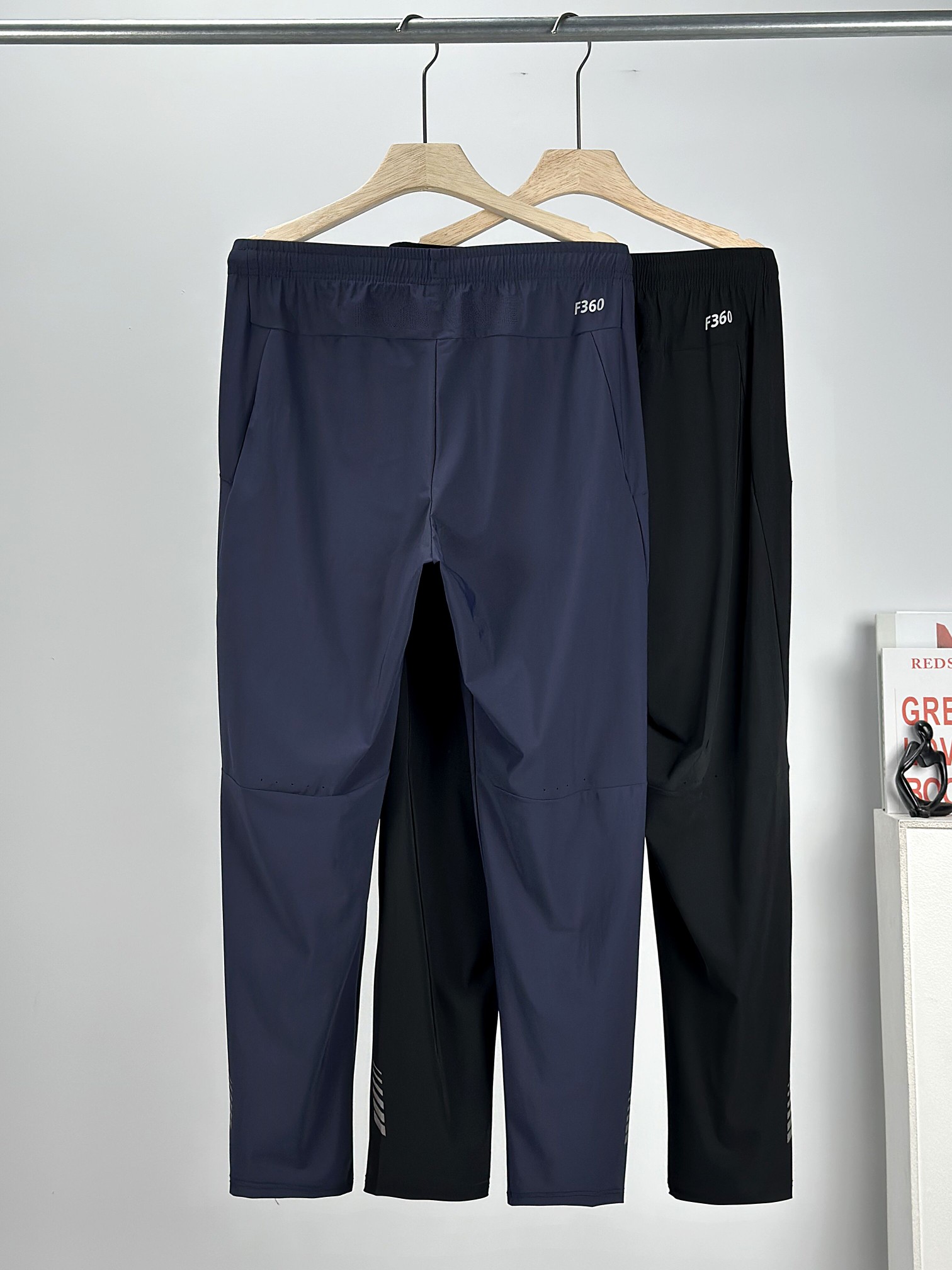 Alternative view of Pants 08458
