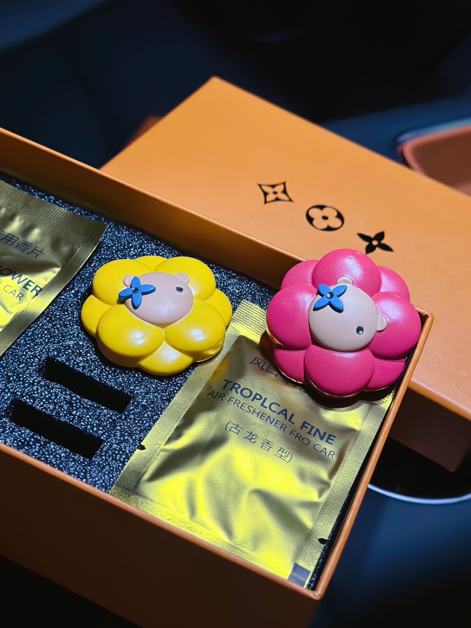 Louis Vuitton Limited-Edition Vivienne Lion Car Diffuser - Comprehensive 9
