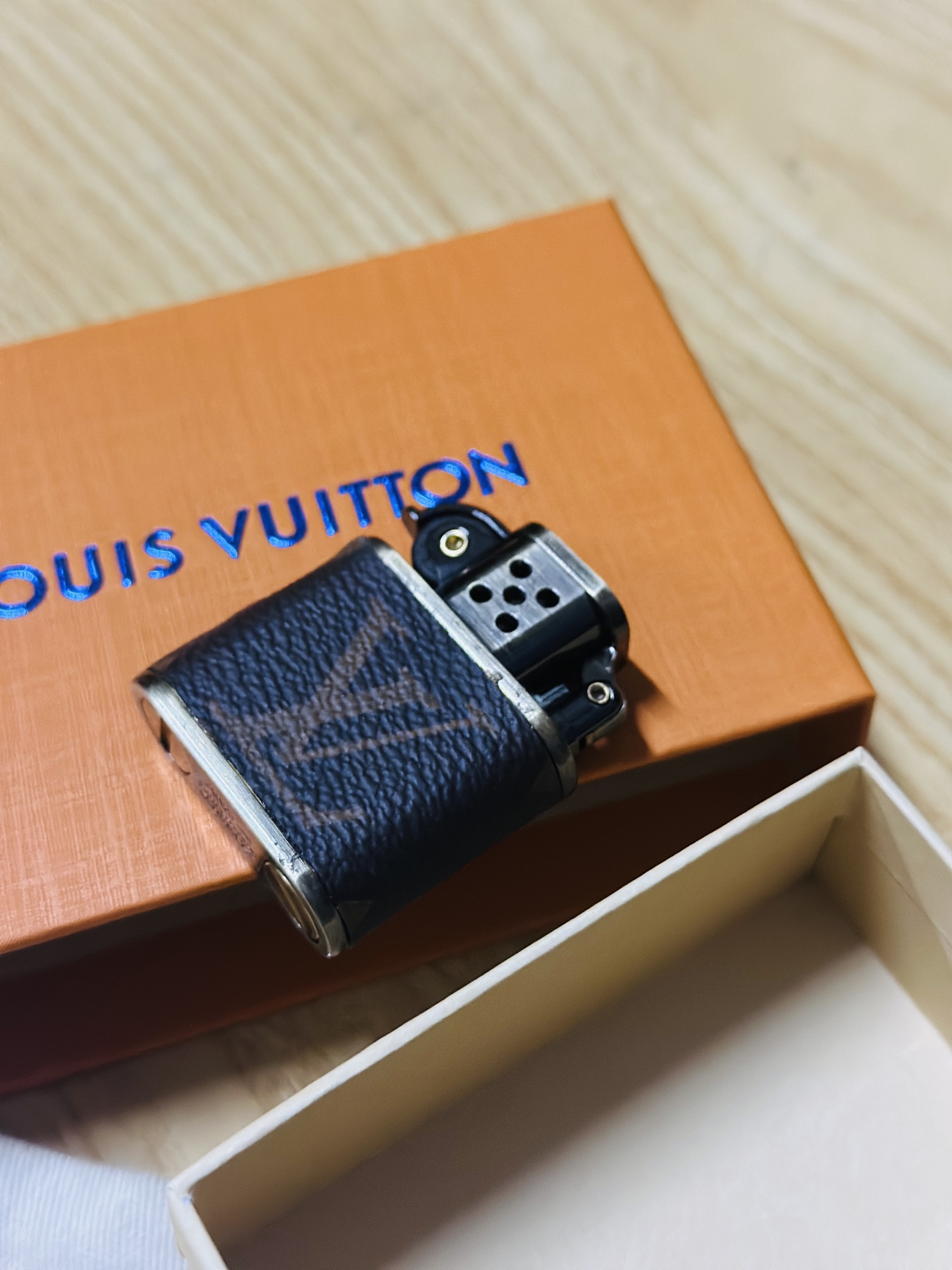 Vintage Louis Vuitton Lighter - Comprehensive 4