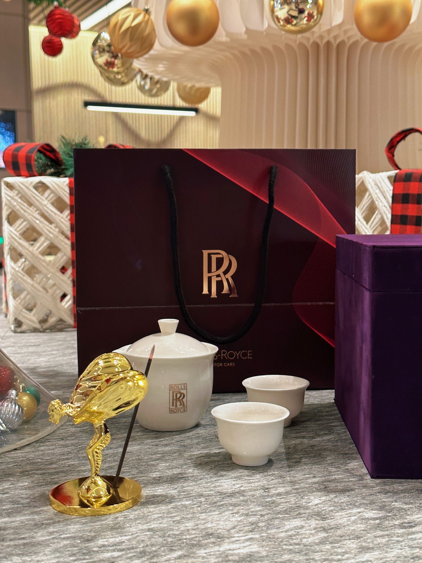 Rolls Royce Upgraded Gift Box - Comprehensive 3