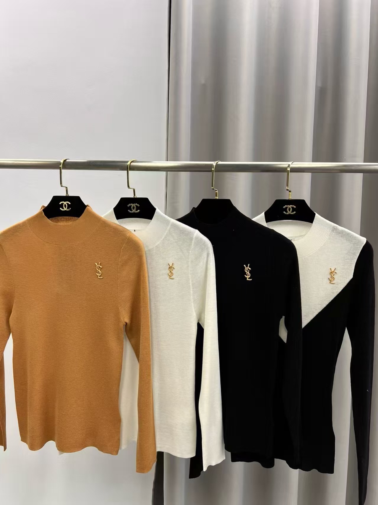 圣罗兰羊毛加真丝金属字母半高领内搭 修身套头长袖针织打底衫女秋 一款衣服3种（订）圣罗兰标：1、侧边订，