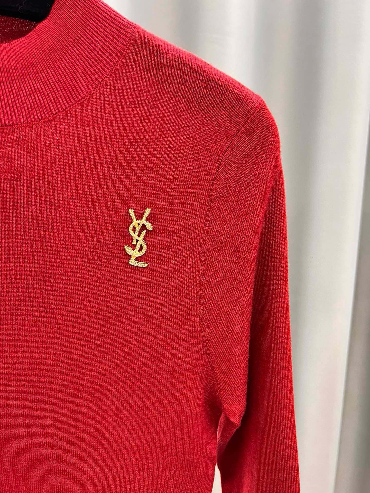 圣罗兰羊毛加真丝金属字母半高领内搭 修身套头长袖针织打底衫女秋 1、侧边订，颜色：黑色、白色、驼色、枣红