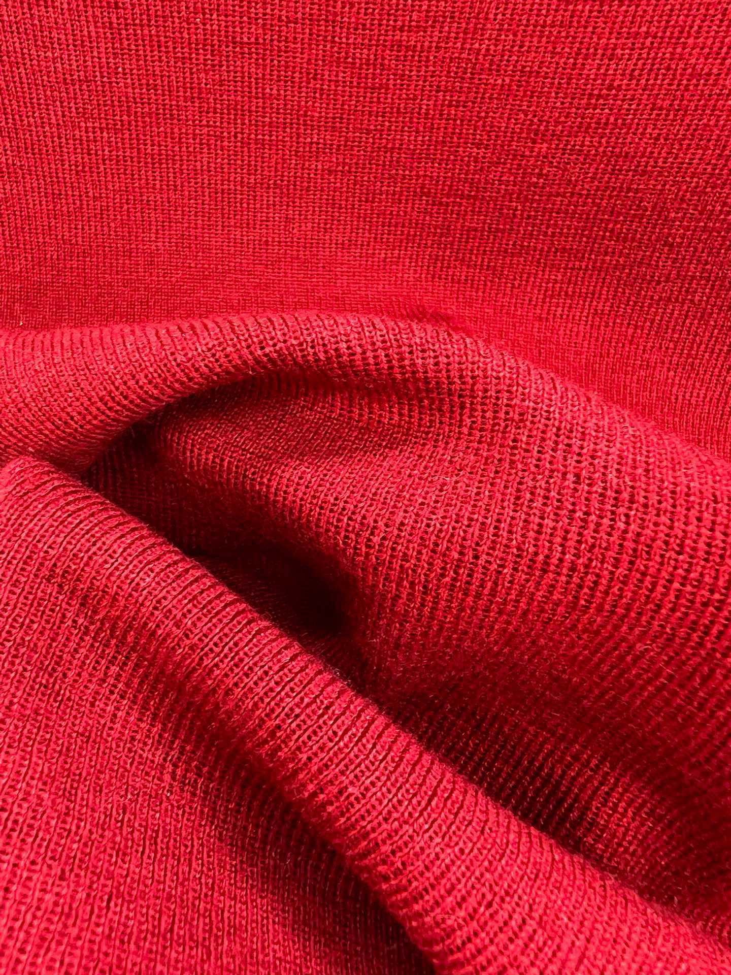 圣罗兰羊毛加真丝金属字母半高领内搭 修身套头长袖针织打底衫女秋 1、侧边订，颜色：黑色、白色、驼色、枣红