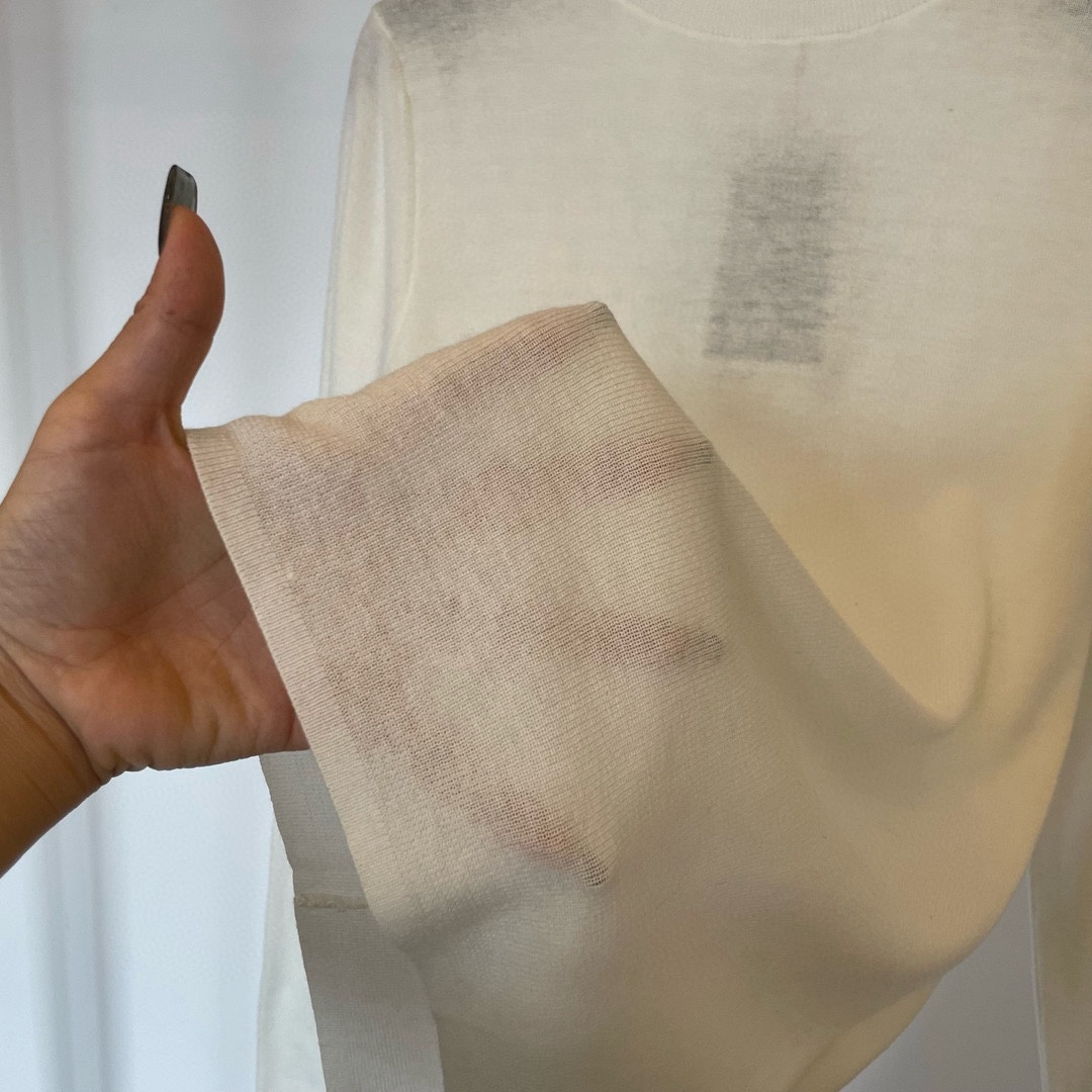 圣罗兰羊毛加真丝金属字母半高领内搭 修身套头长袖针织打底衫女秋 1、领边订，颜色：黑色、白色、驼色、枣红