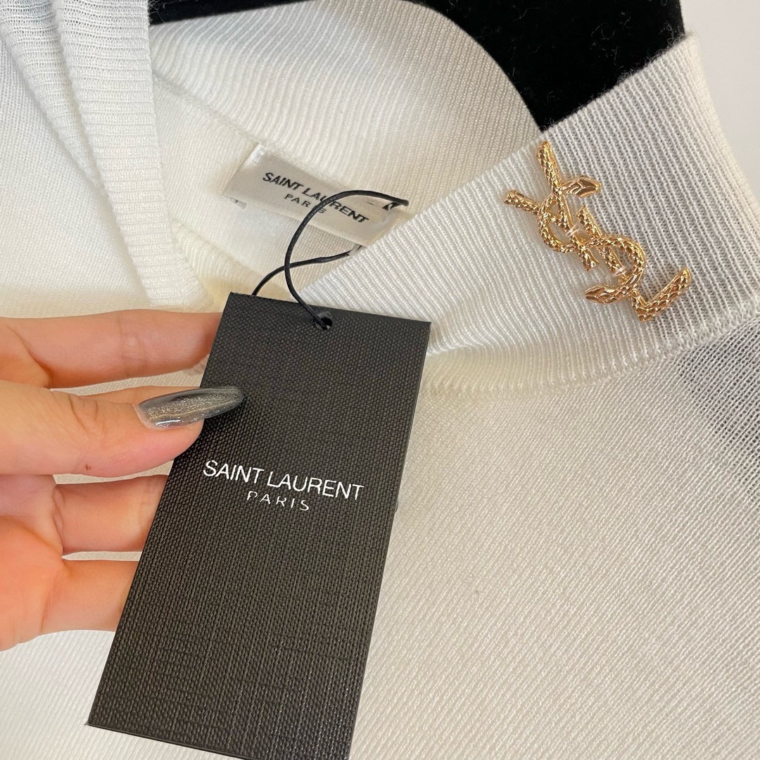 圣罗兰羊毛加真丝金属字母半高领内搭 修身套头长袖针织打底衫女秋 1、领边订，颜色：黑色、白色、驼色、枣红